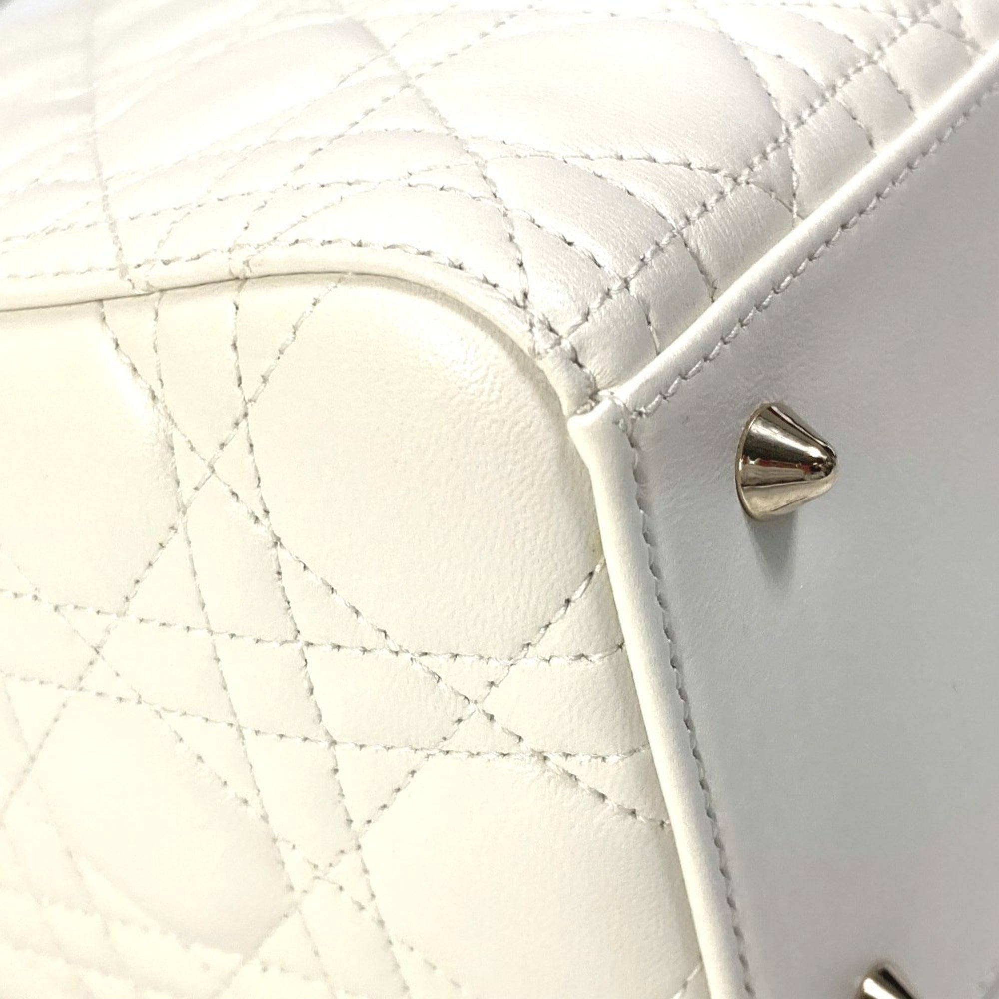 Christian Dior White Leather Handbag Shoulder Bag (Pre-Owned)