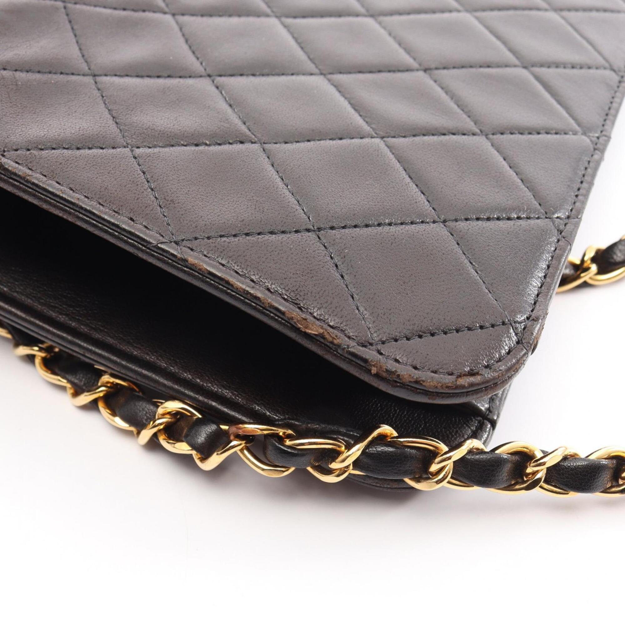 Chanel Black Leather Handbag Shoulder Bag (Pre-Owned)