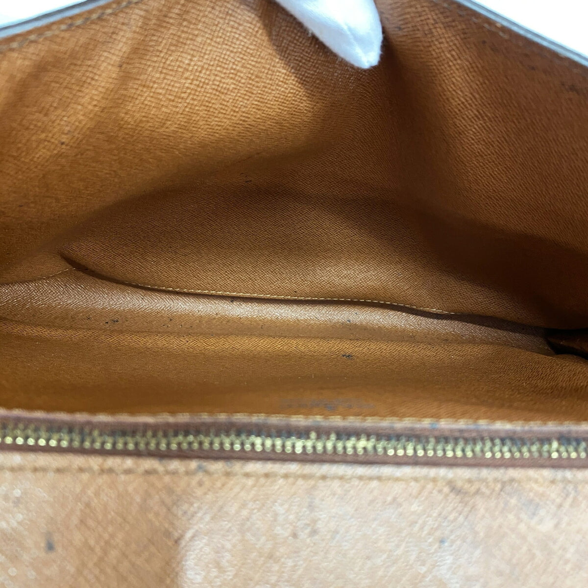 Louis Vuitton Brown Clutch Bag (Pre-Owned)