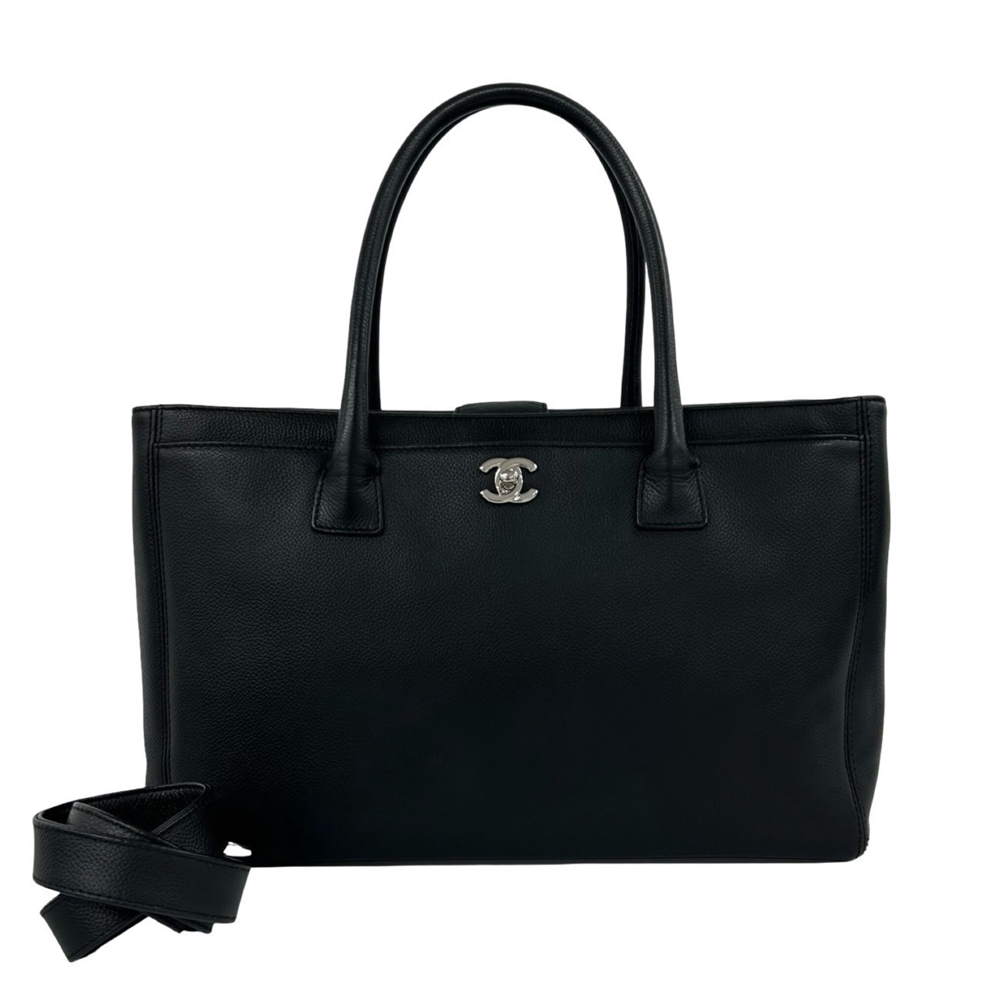 Chanel Black Grained Calfskin Handbag Pouch Shoulder Bag (Pre-Owned)