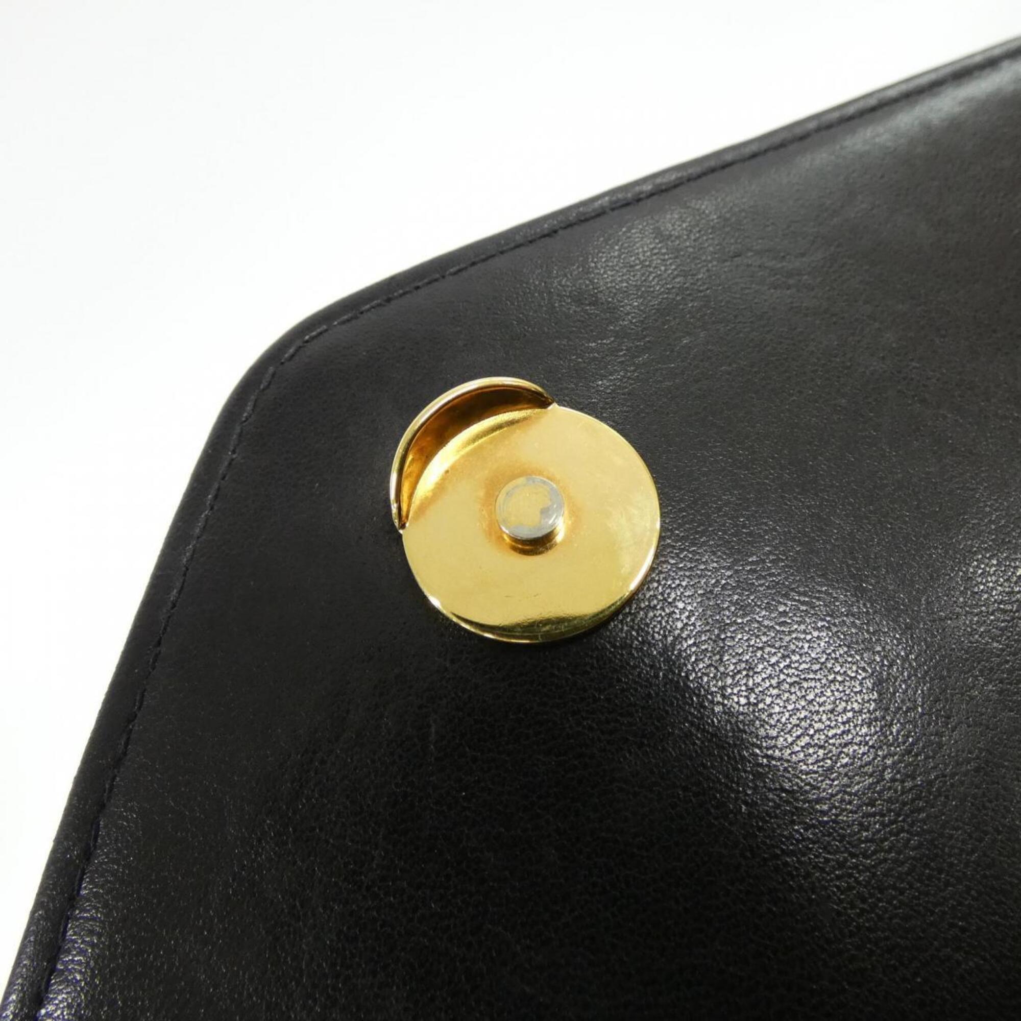 Chanel Black Leather Shoulder Bag (Pre-Owned)