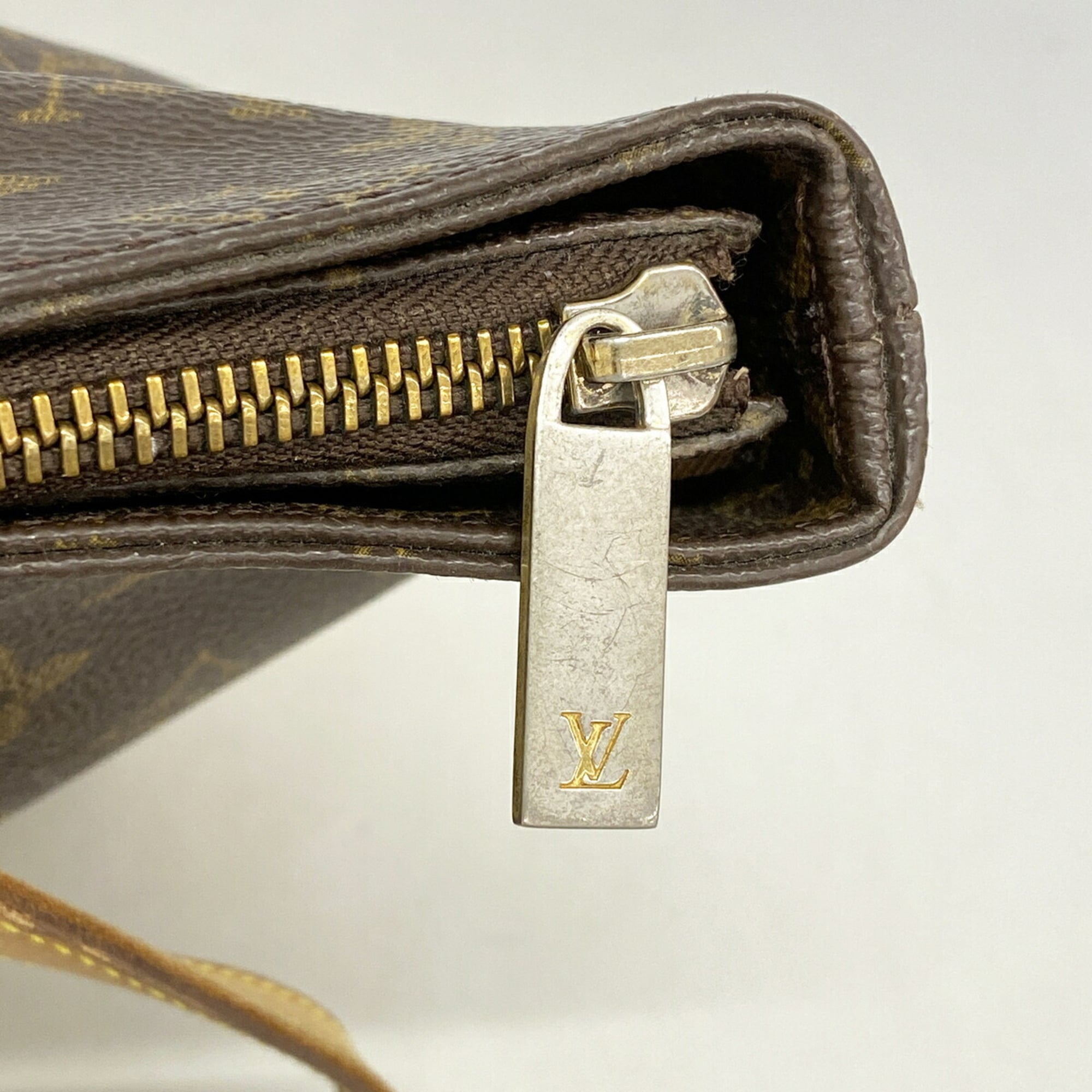 Louis Vuitton Brown Tote Bag (Pre-Owned)