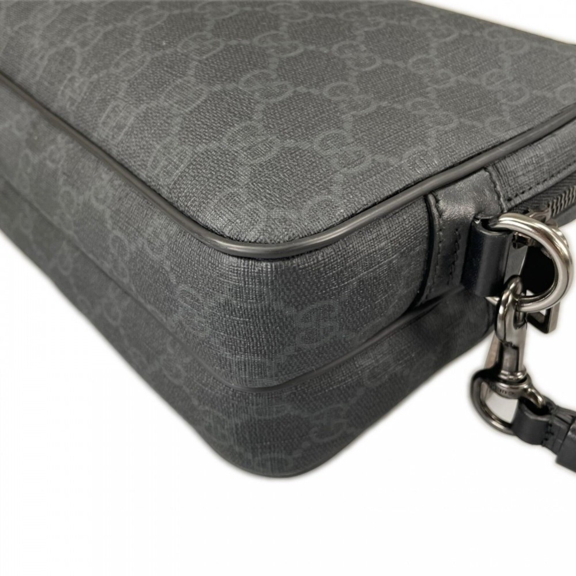 Gucci Black White Gg Supreme Clutch Bag (Pre-Owned)