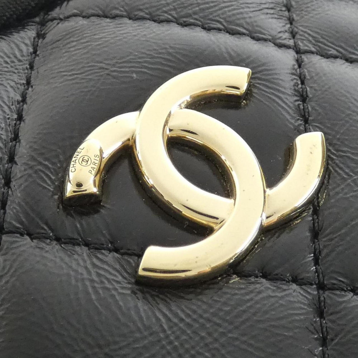 Chanel Black Leather Handbag (Pre-Owned)