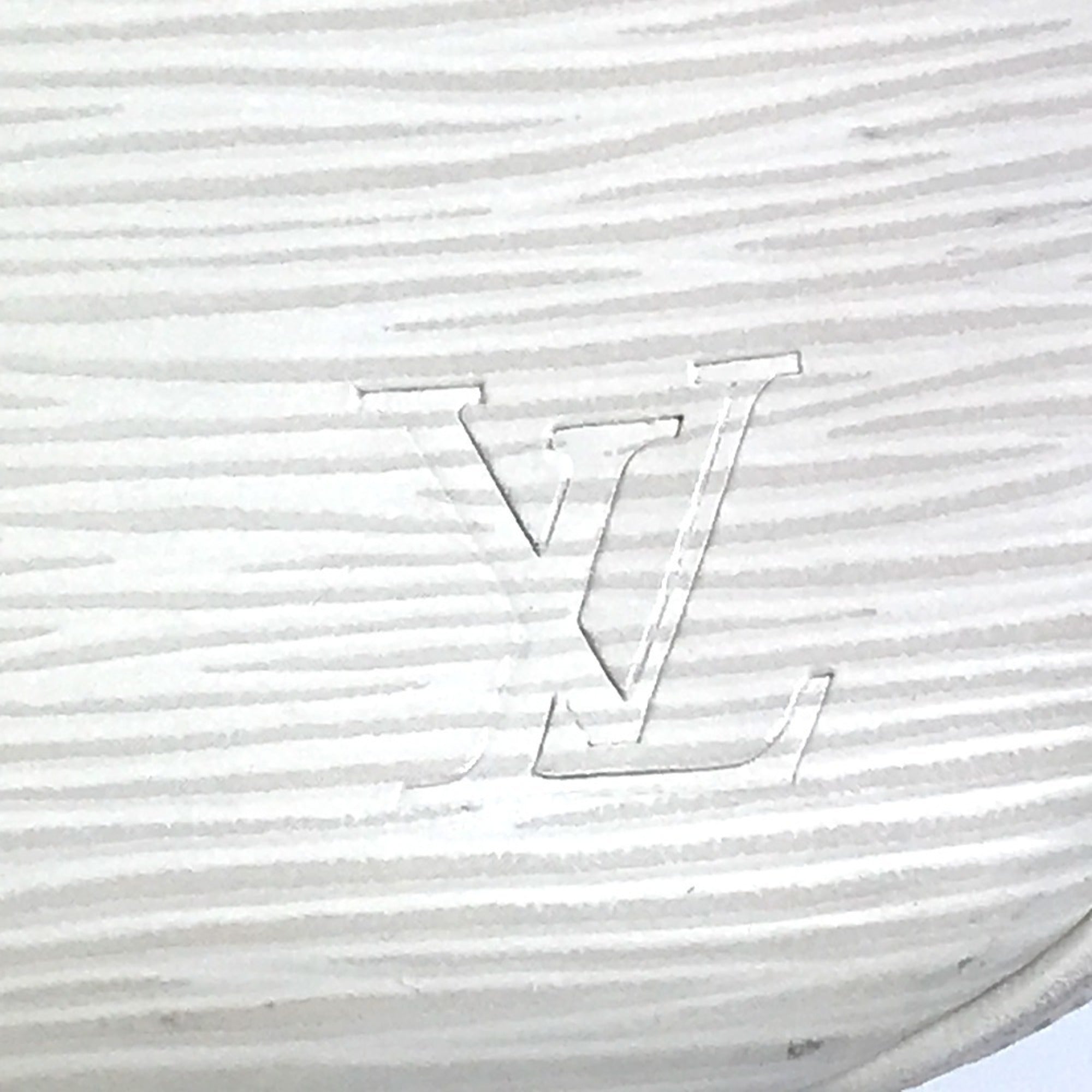 Louis Vuitton Epi White Epi Leather Handbag Tote Bag (Pre-Owned)