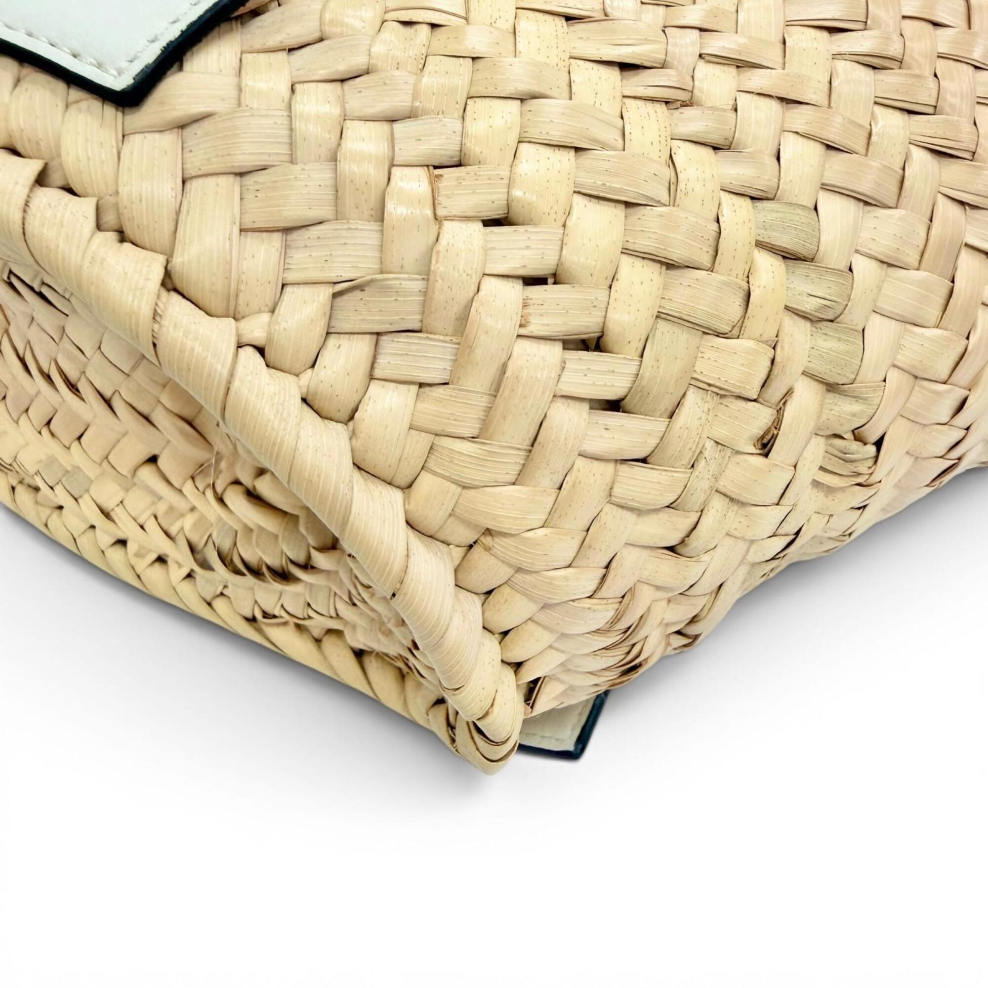 Loewe White Leather Basket Handbag (Pre-Owned)