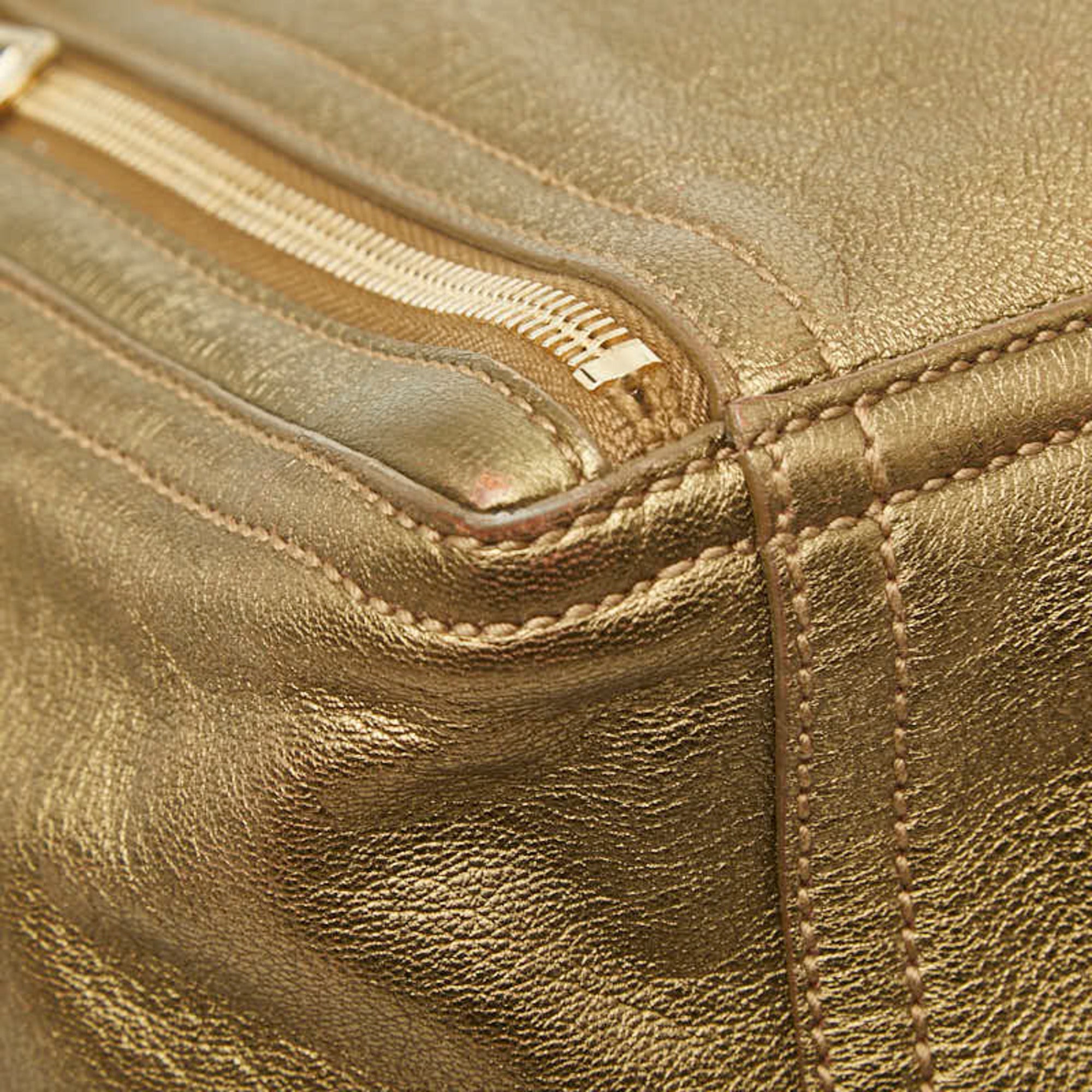 Saint Laurent Gold Leather Tote Bag (Pre-Owned)