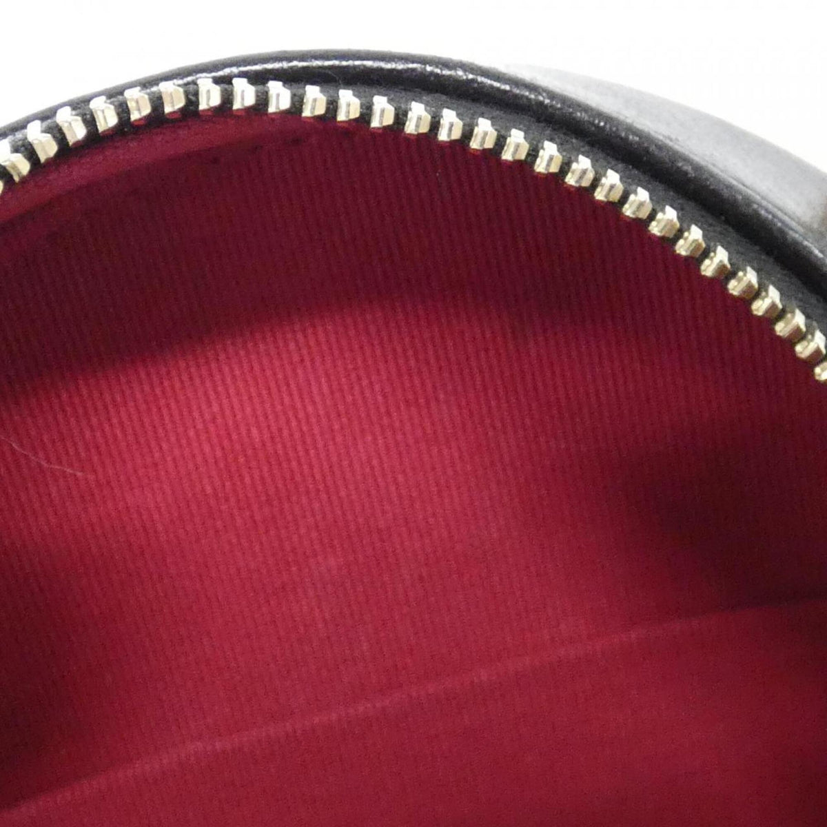 Chanel Black Leather Shoulder Bag (Pre-Owned)