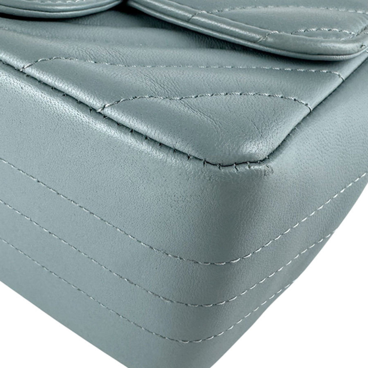 Chanel Blue Gray Leather Shoulder Bag (Pre-Owned)