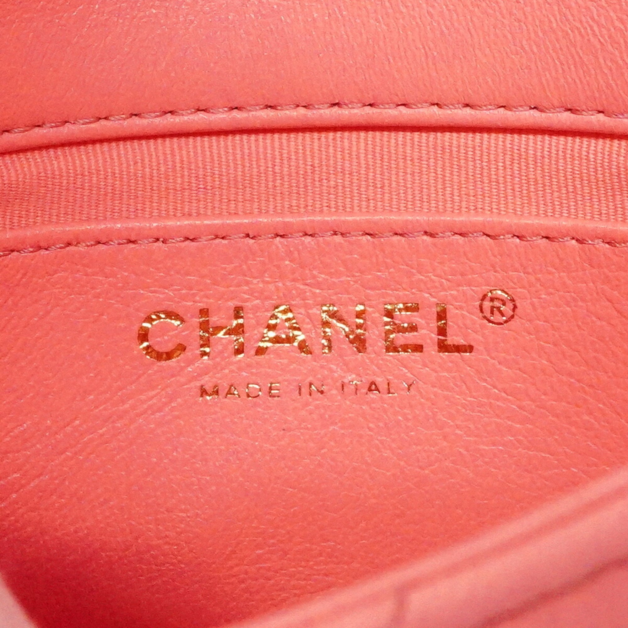 Chanel Pink Leather Shoulder Bag (Pre-Owned)