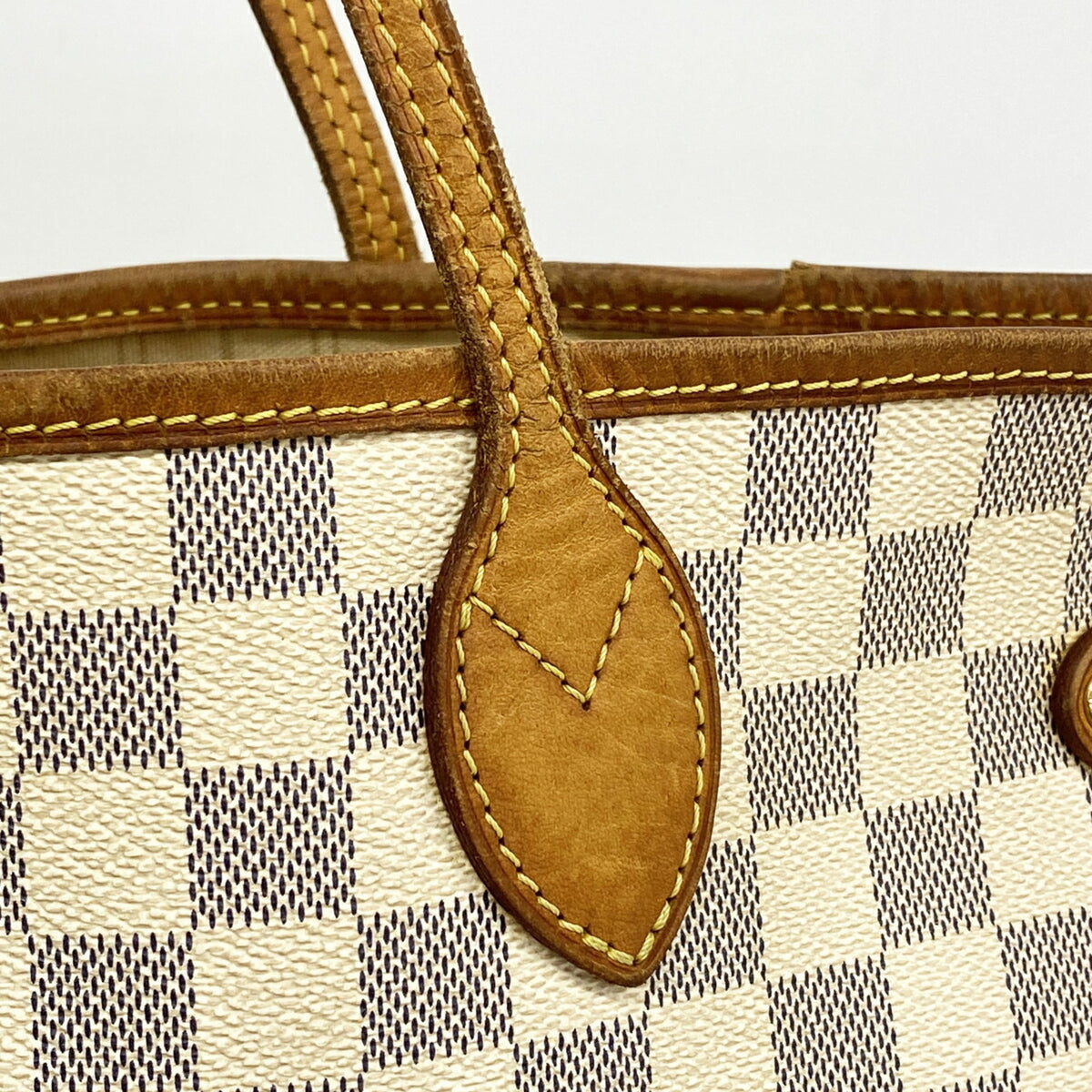 Louis Vuitton White Tote Bag (Pre-Owned)