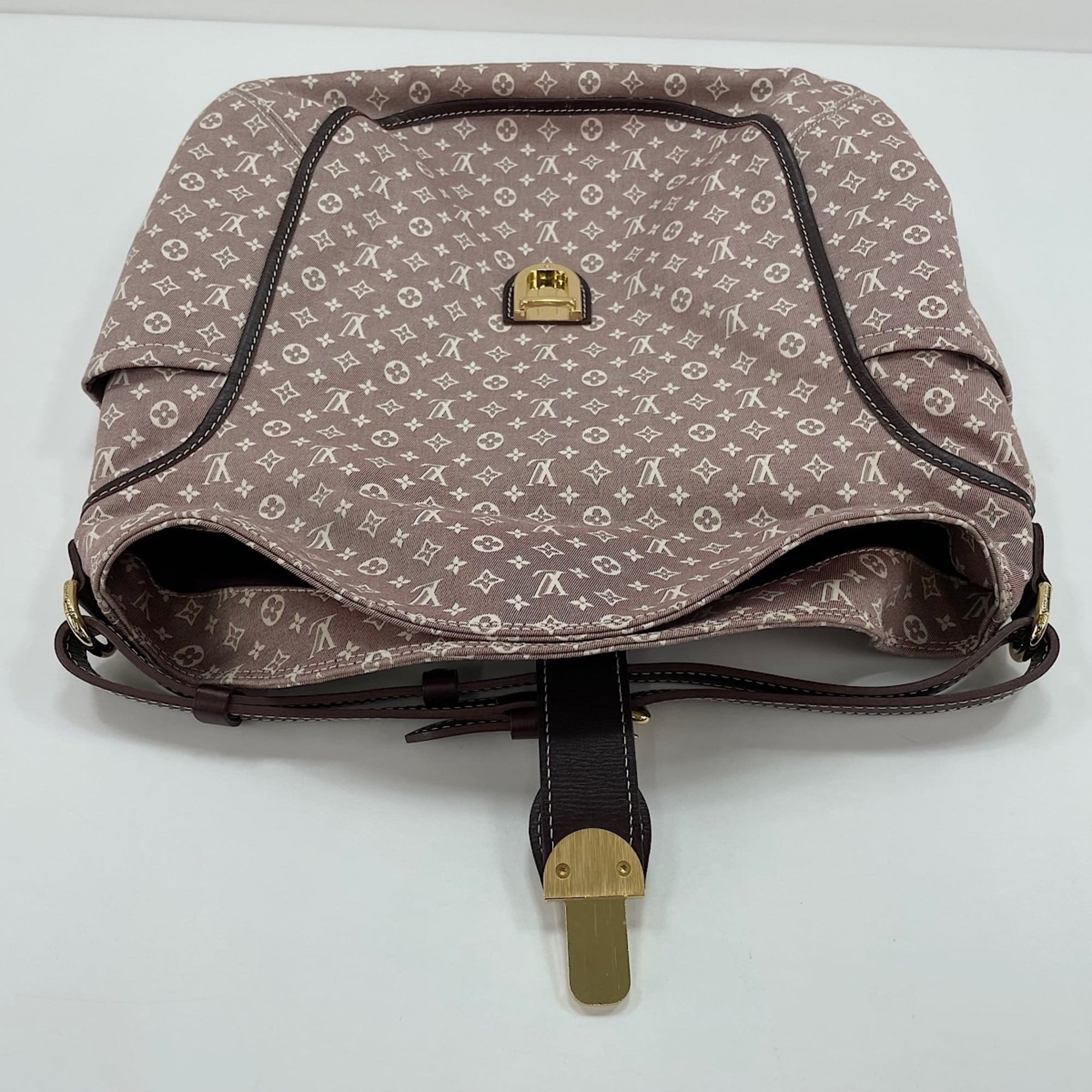 Louis Vuitton Pink Shoulder Bag (Pre-Owned)