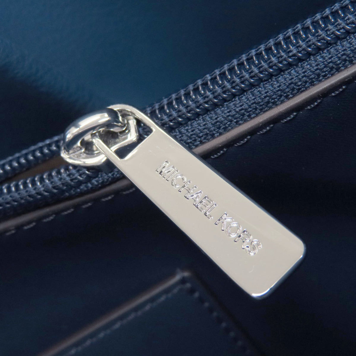 Michael Kors Navy Leather Tote Bag (Pre-Owned)