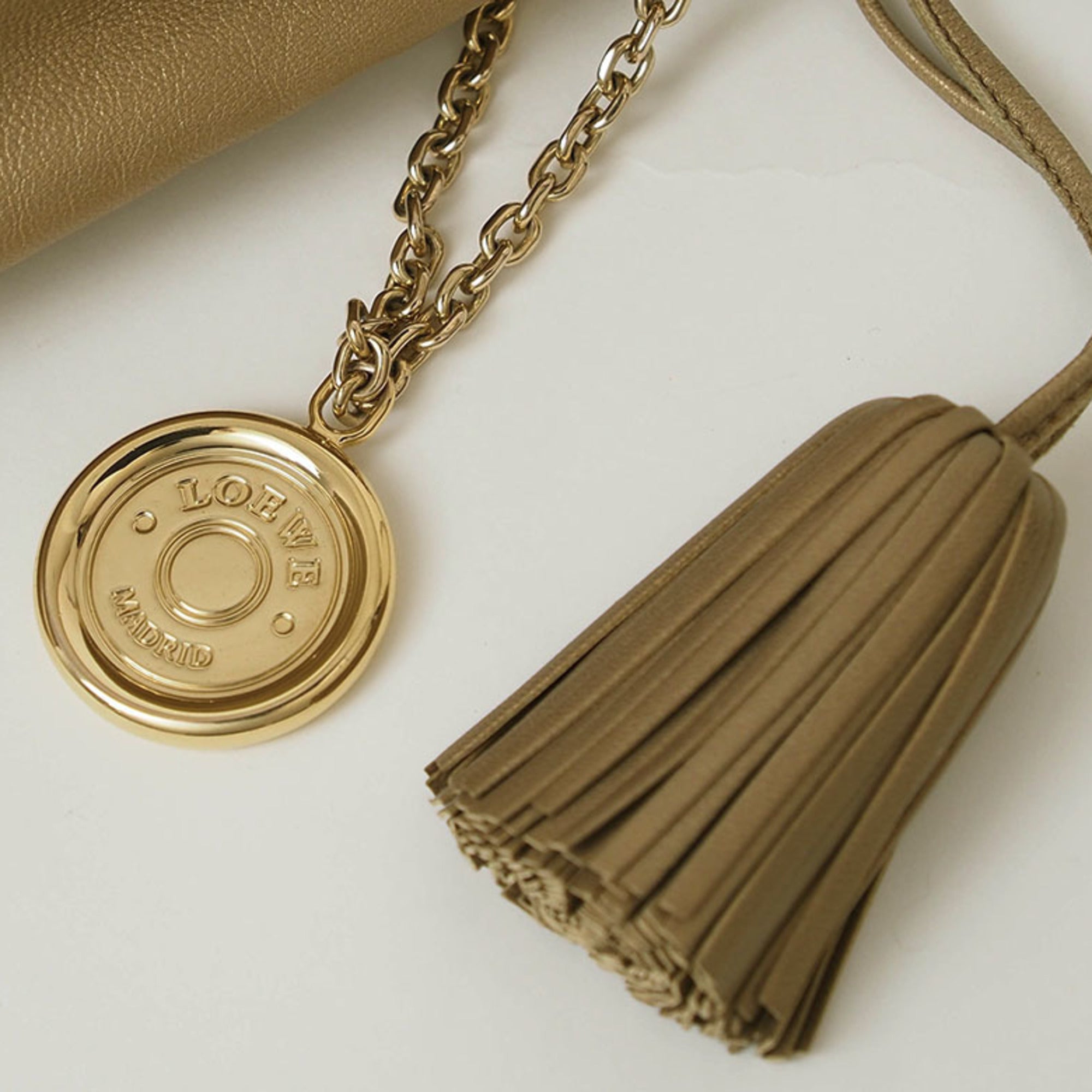 Loewe Gold Leather Shoulder Bag (Pre-Owned)