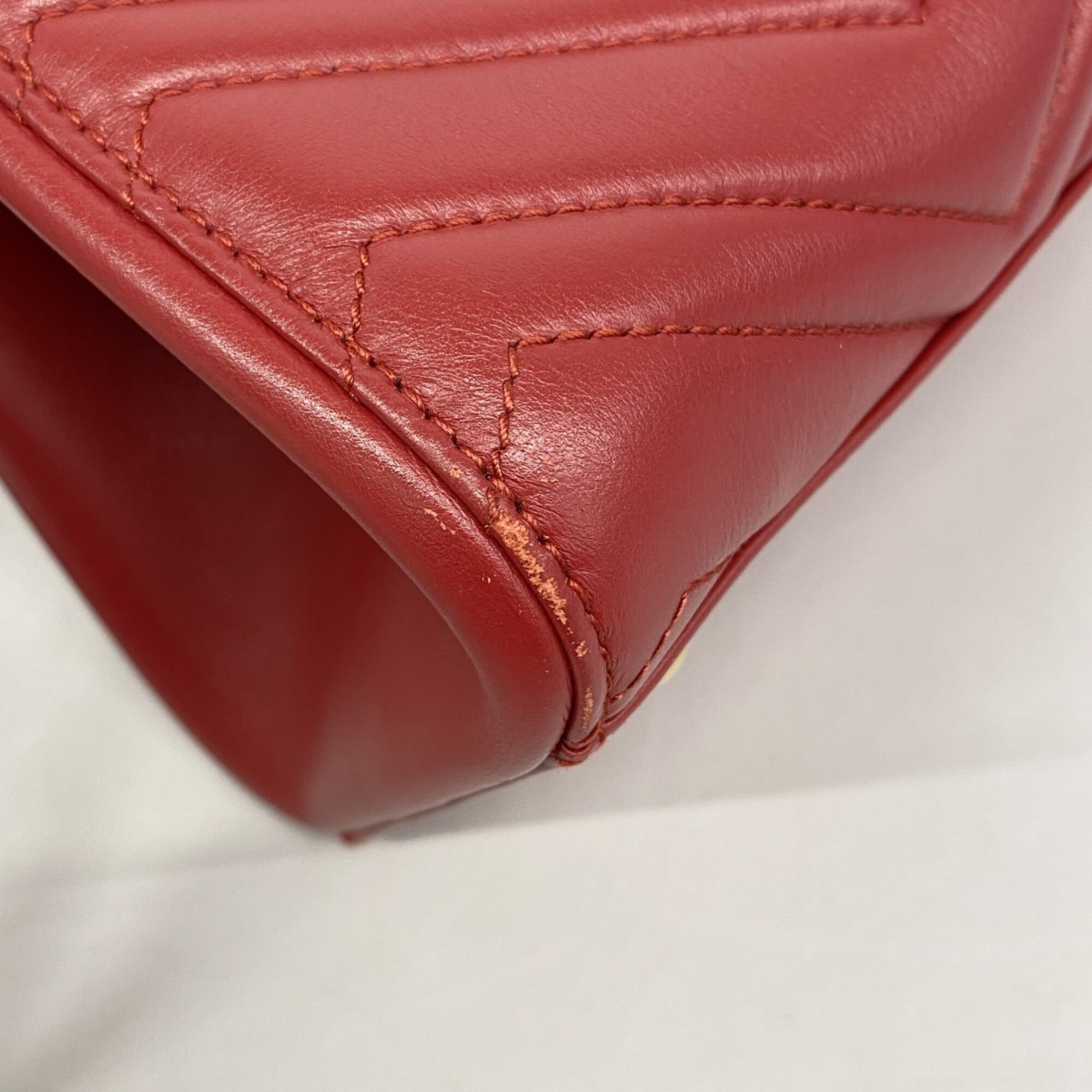 Gucci Red Color Leather Handbag (Pre-Owned)