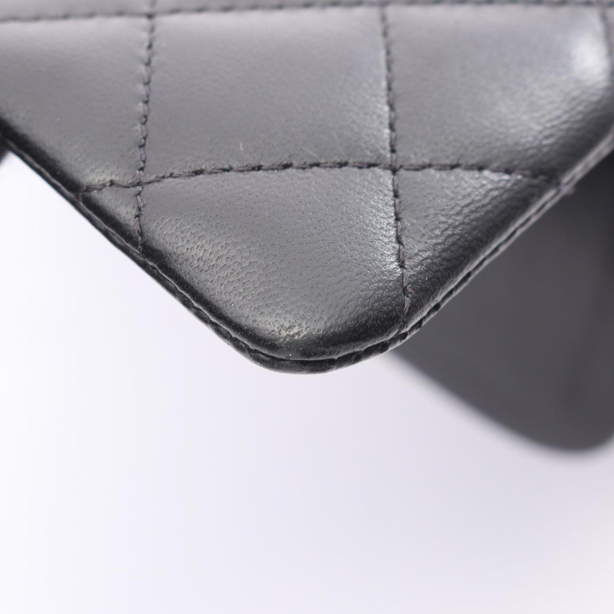Chanel Black White Leather Handbag Shoulder Bag (Pre-Owned)