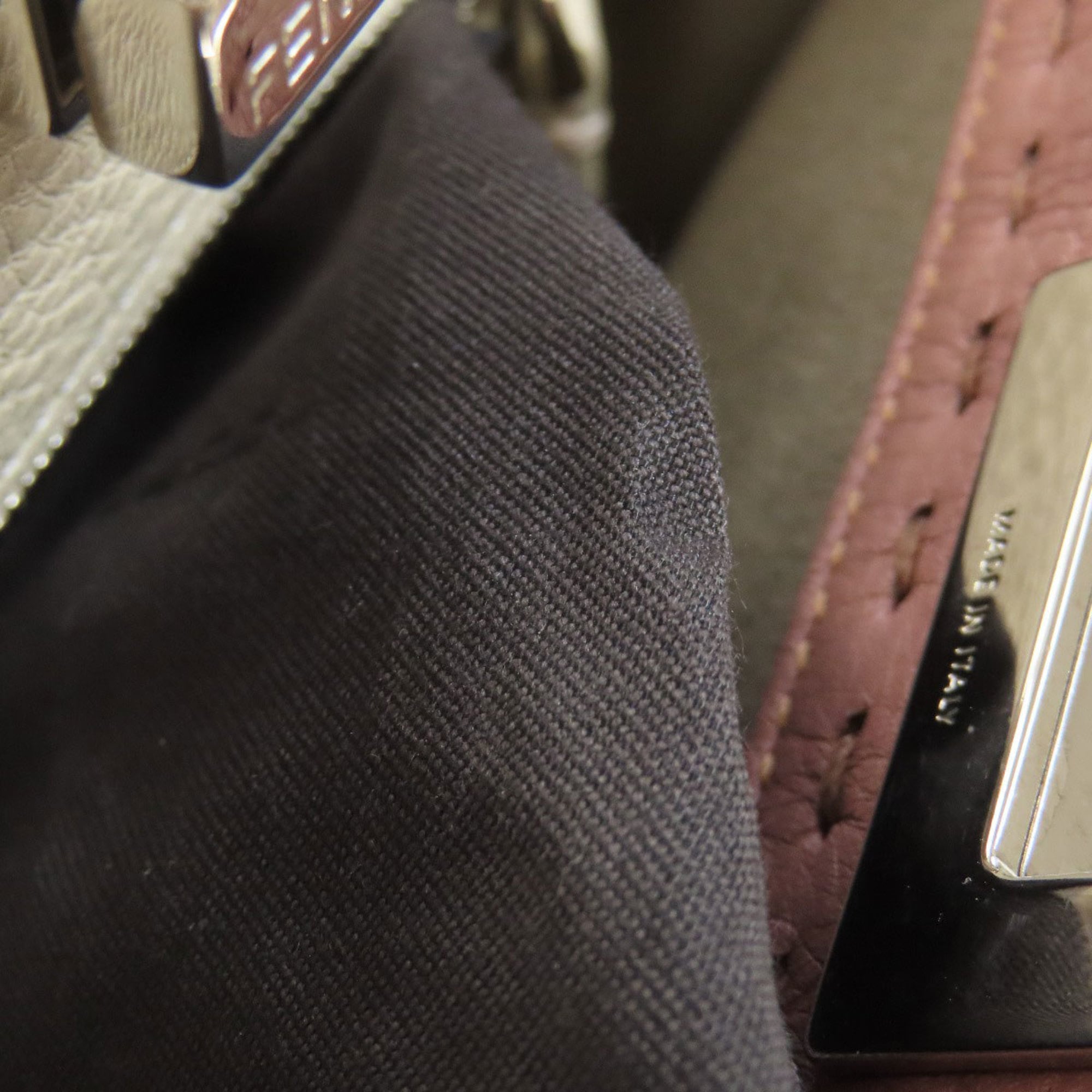 Fendi Pink Leather Handbag (Pre-Owned)