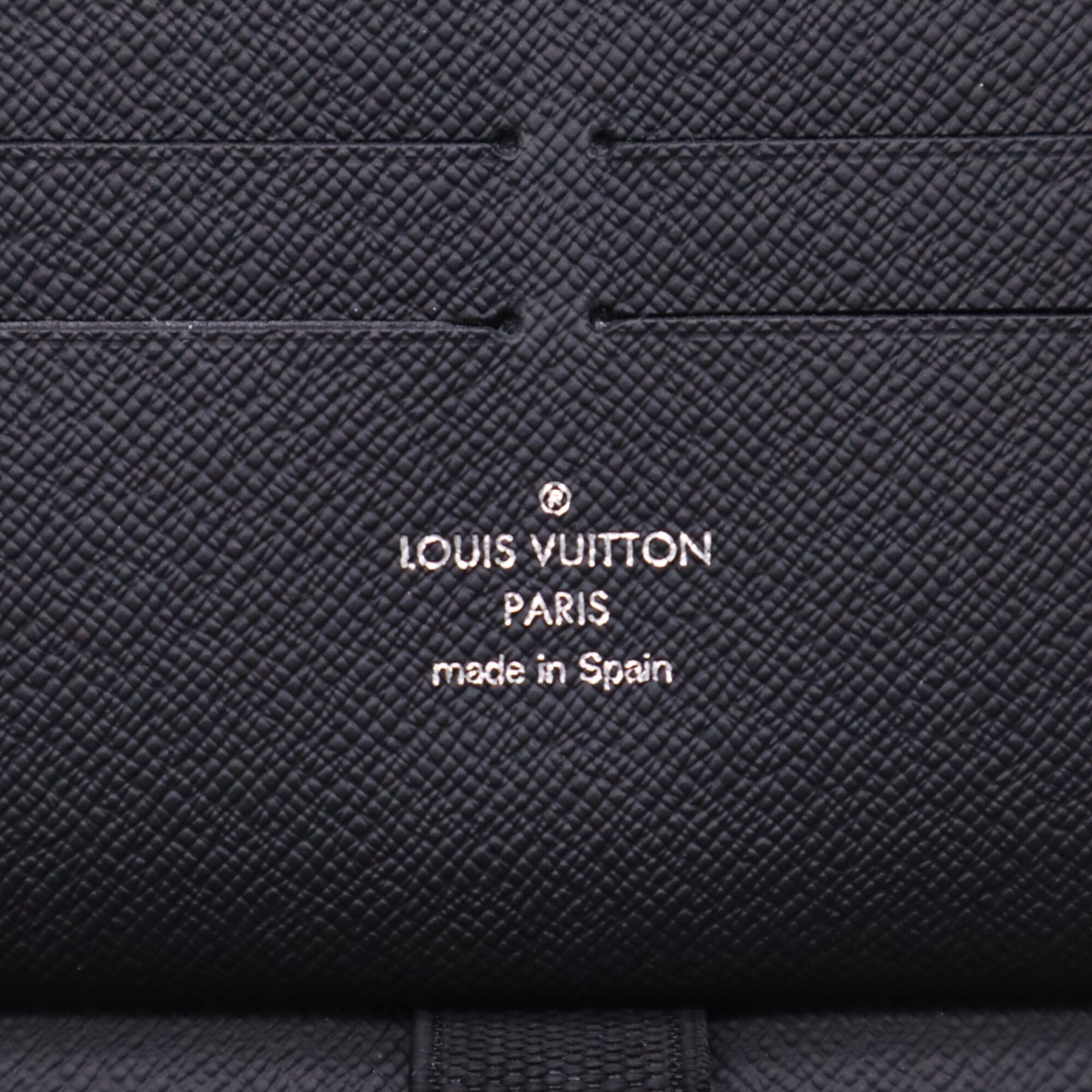 Louis Vuitton Epi Black Noir Leather Long Wallet (Bi-Fold) (Pre-Owned)