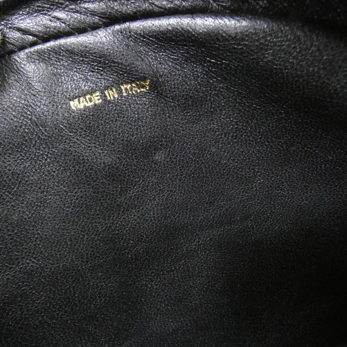 Chanel Black Leather Shoulder Bag (Pre-Owned)