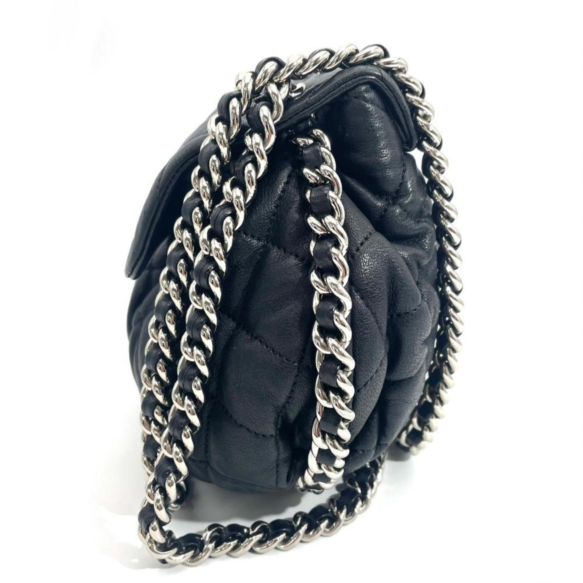 Chanel Black Leather Shoulder Bag (Pre-Owned)