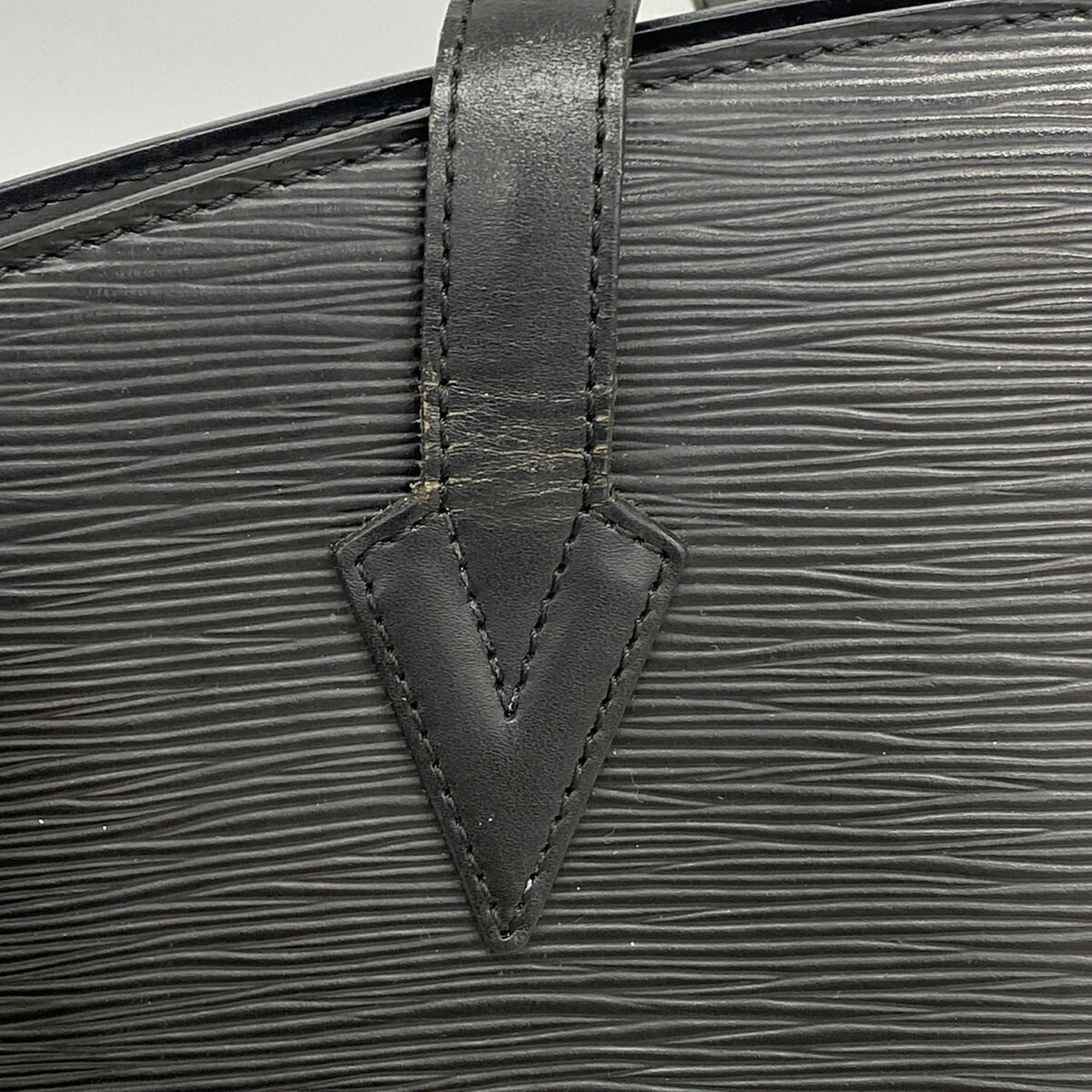 Louis Vuitton Noir Shoulder Bag (Pre-Owned)