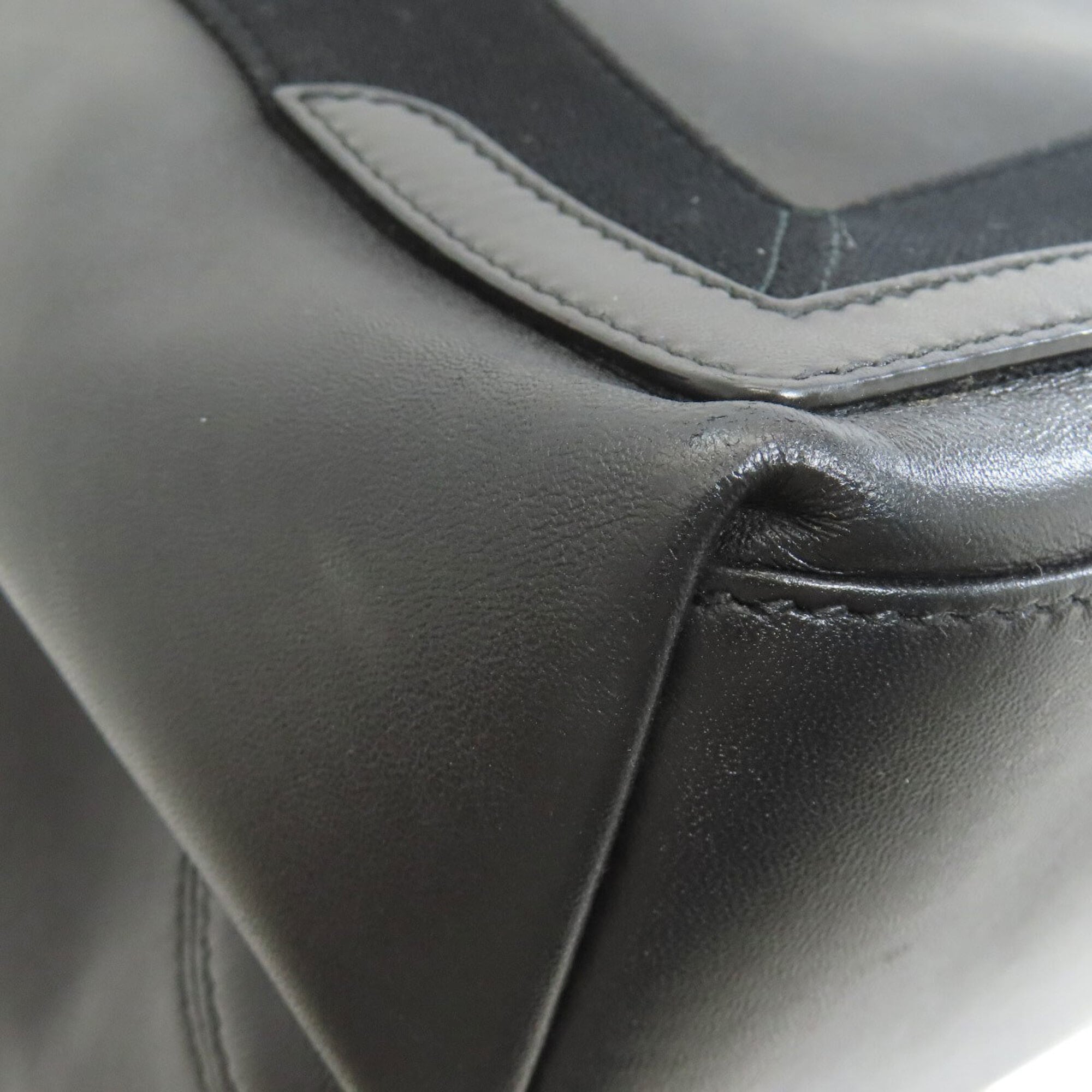 Balenciaga Black Leather Pouch Tote Bag (Pre-Owned)
