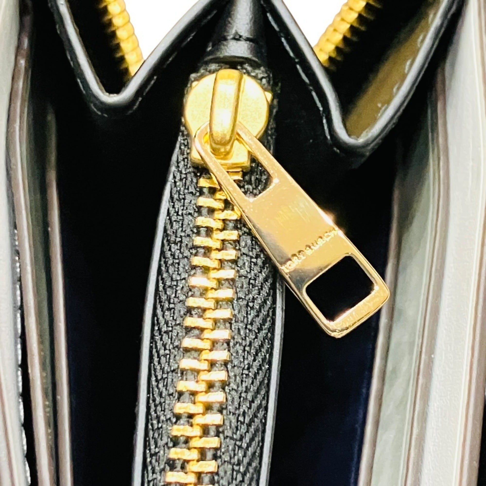 Tory Burch Black Leather Chain/Shoulder Wallet (Pre-Owned)