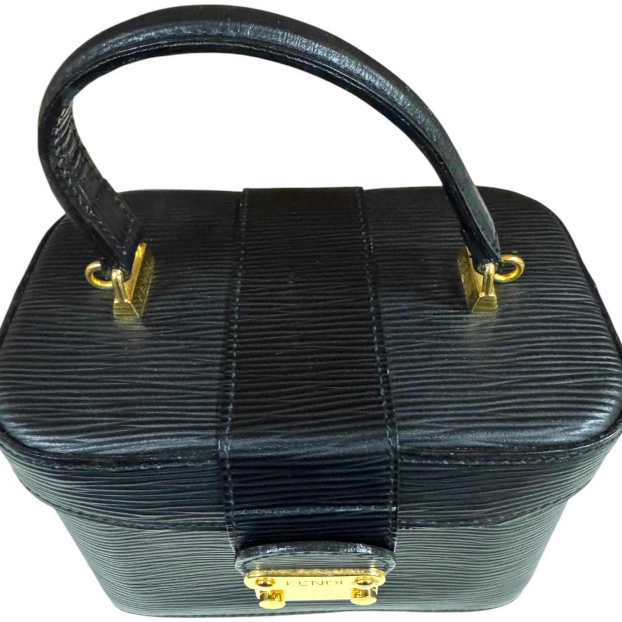Fendi Black Leather Shoulder Bag (Pre-Owned)