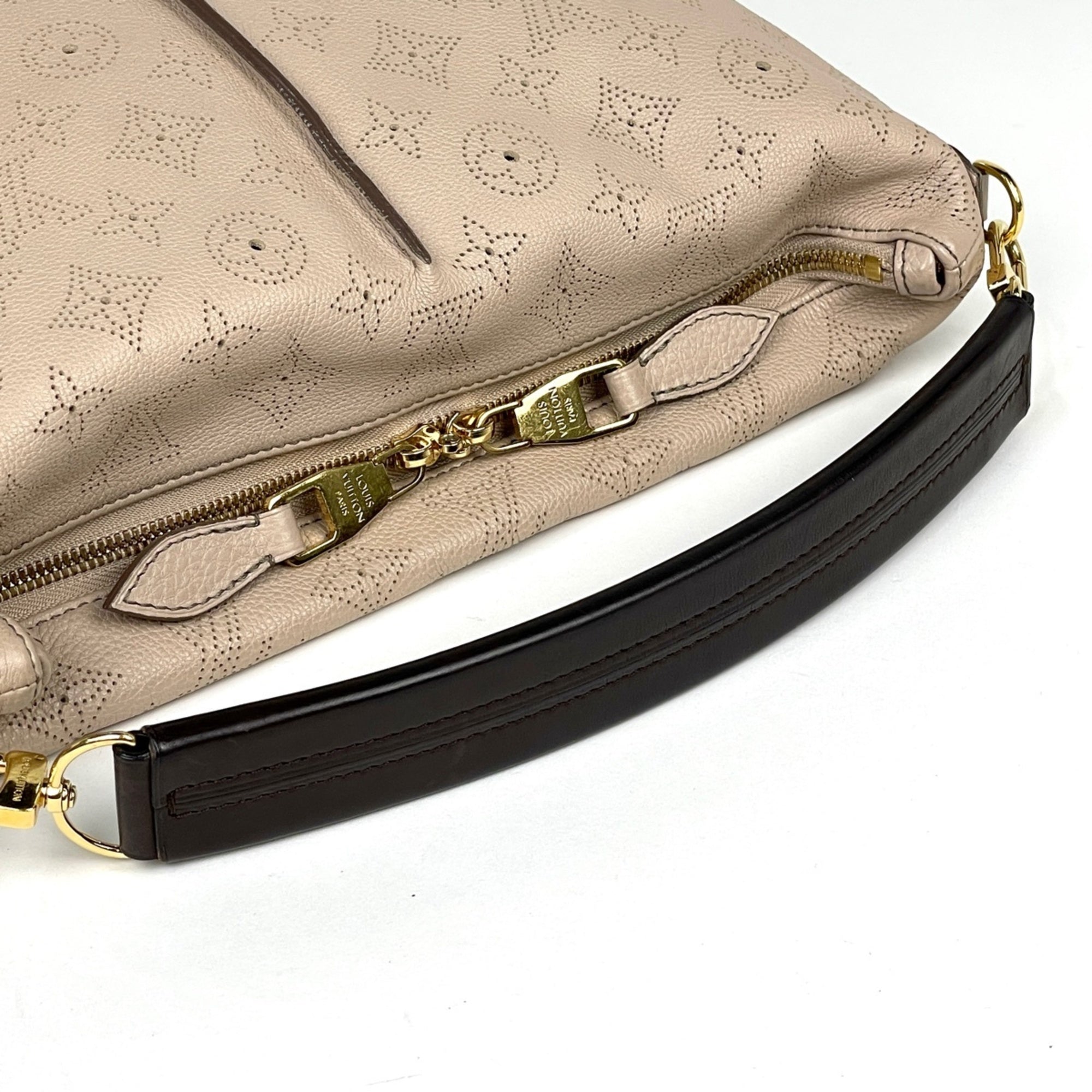 Louis Vuitton Beige Sable Monogram Shoulder Bag (Pre-Owned)