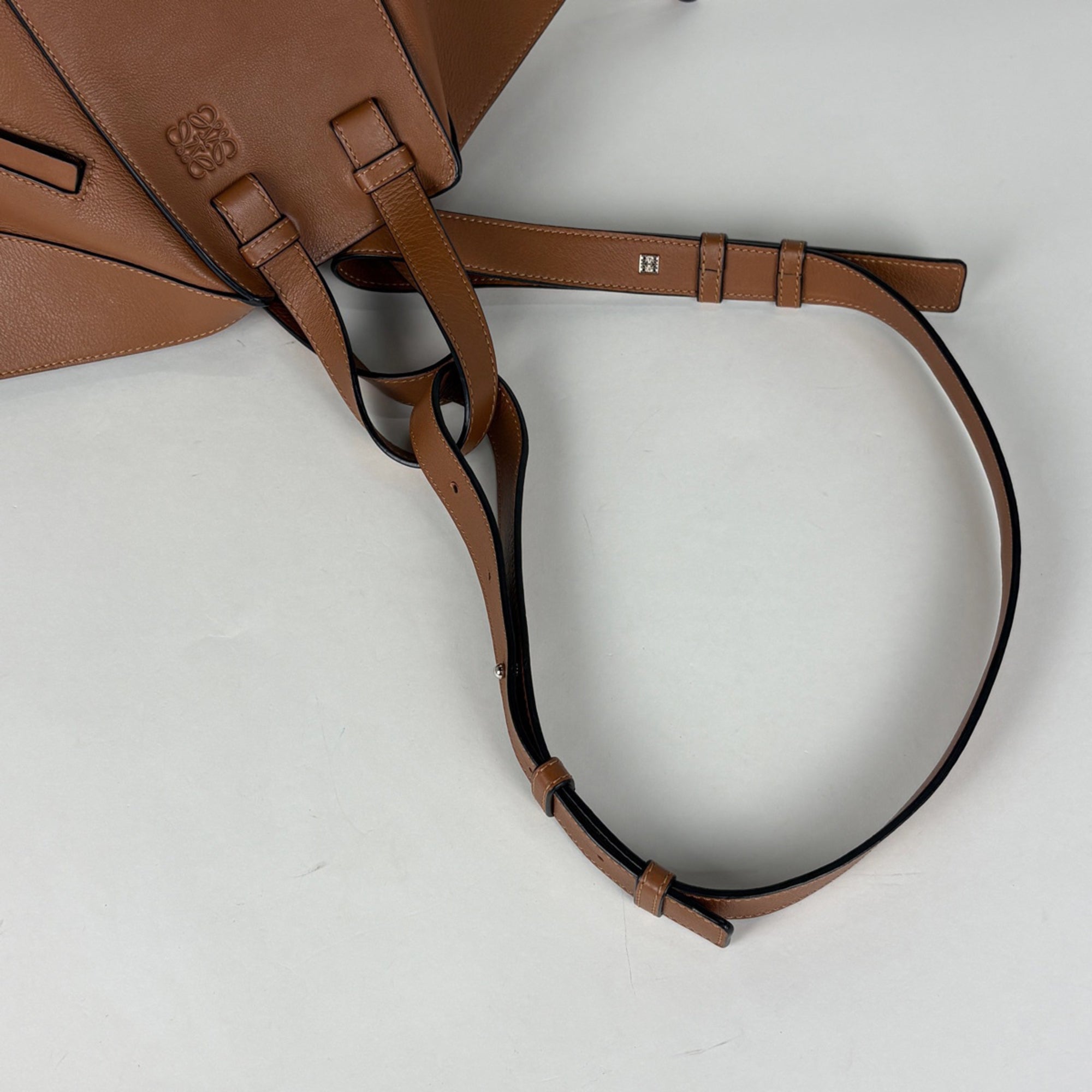 Loewe Brown Leather Handbag (Pre-Owned)