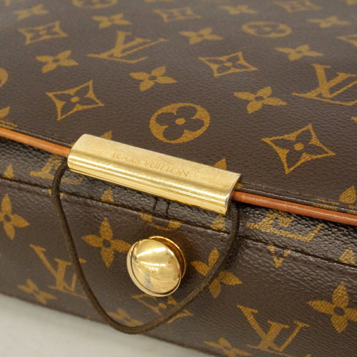 Louis Vuitton Brown Shoulder Bag (Pre-Owned)