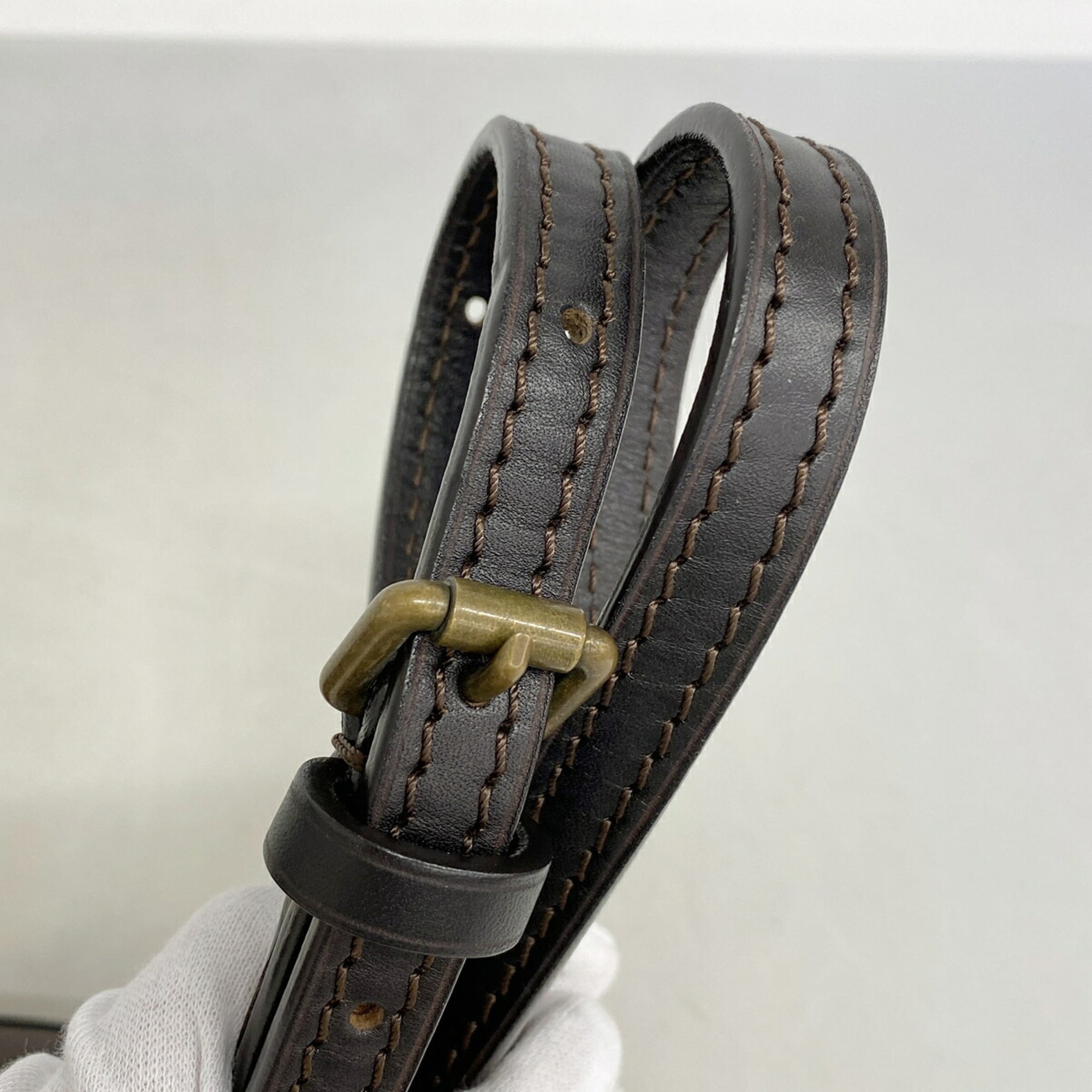Louis Vuitton Coffee Shoulder Bag (Pre-Owned)