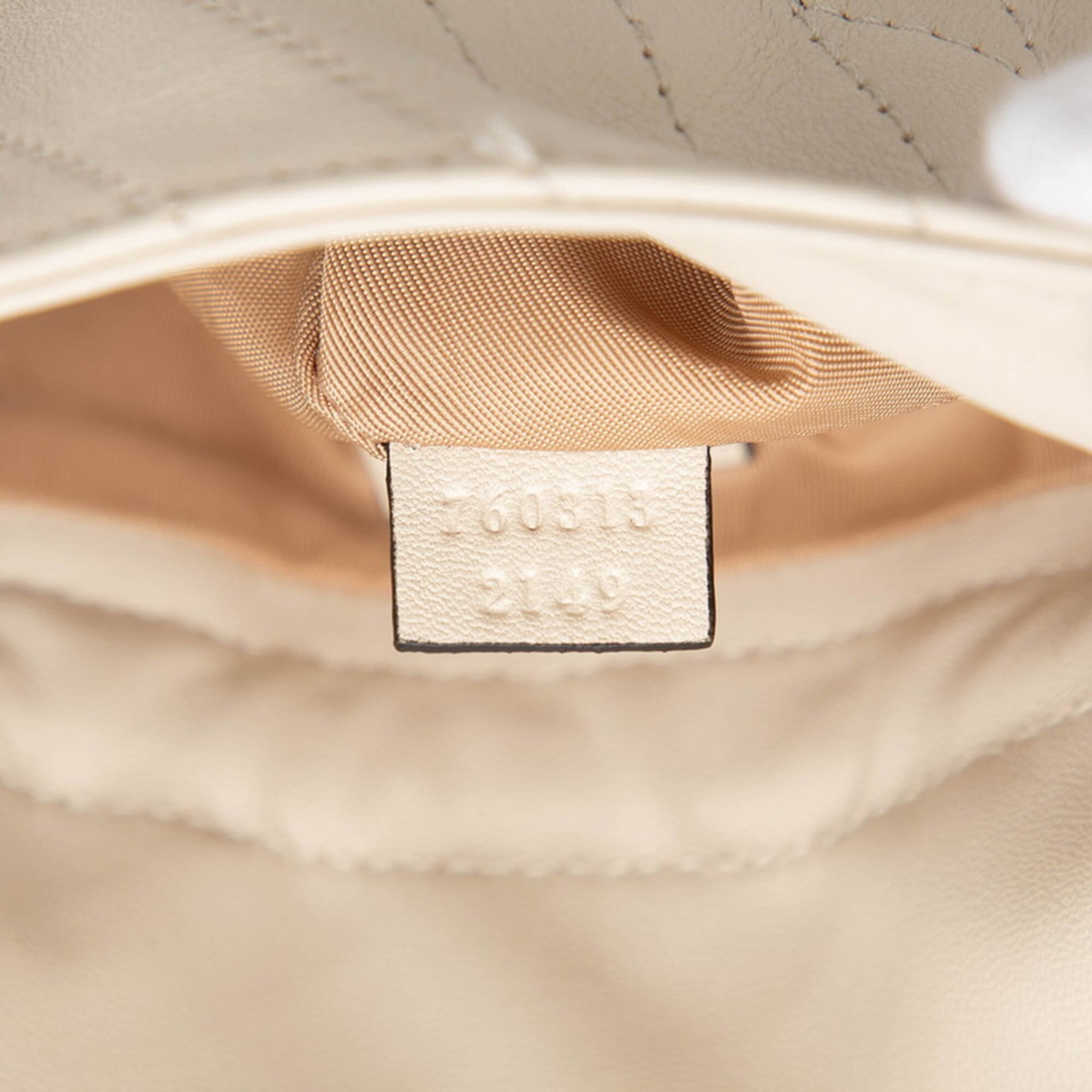Gucci Off-White Leather Shoulder Bag (Pre-Owned)