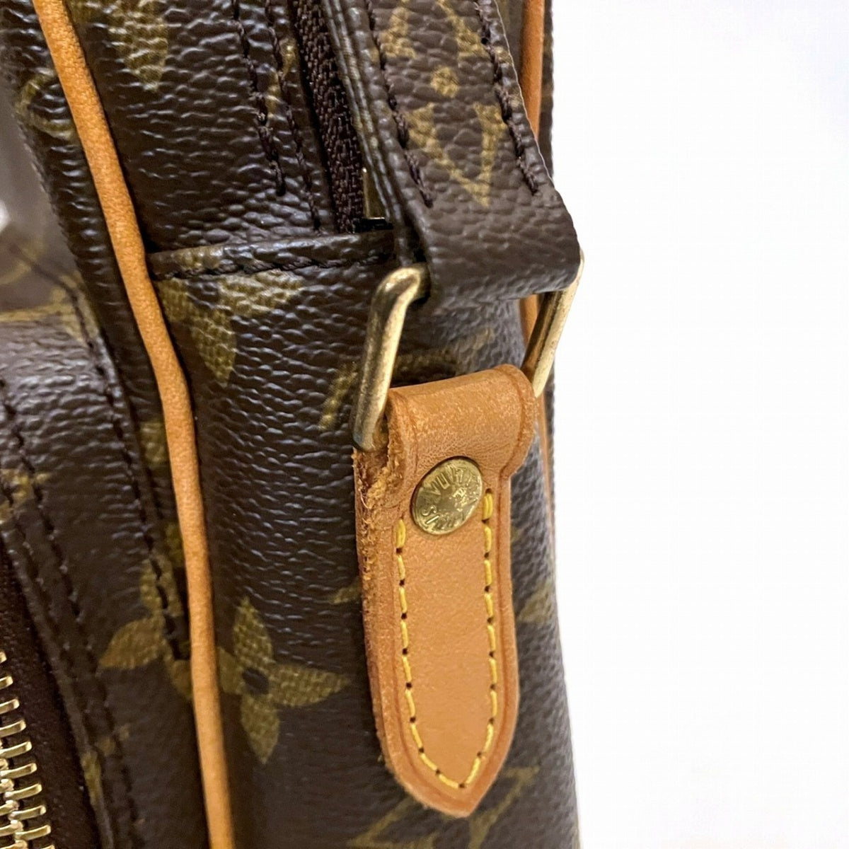 Louis Vuitton Brown Monogram Shoulder Bag (Pre-Owned)