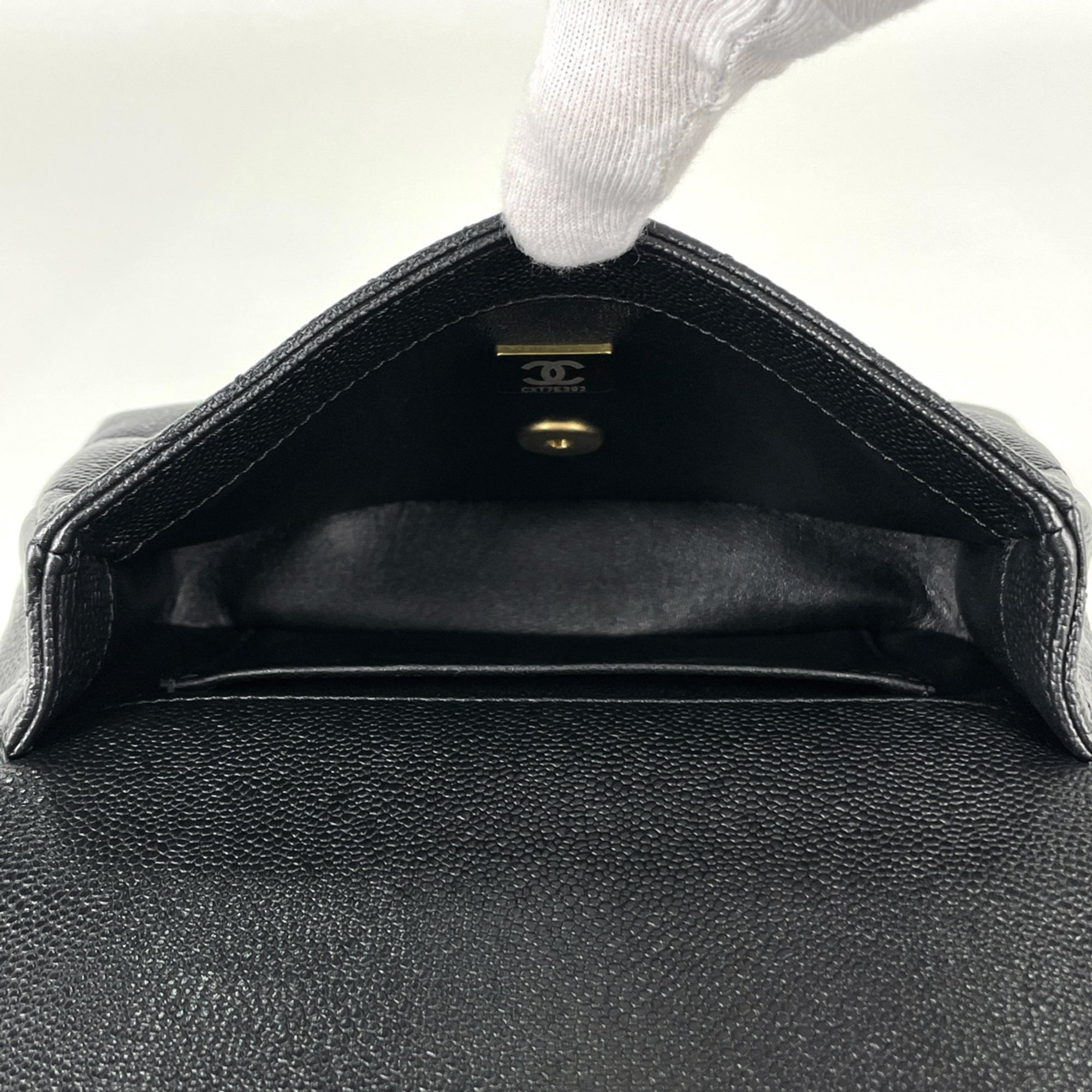 Chanel Matelasse Black Grained Calfskin Shoulder Bag (Pre-Owned)