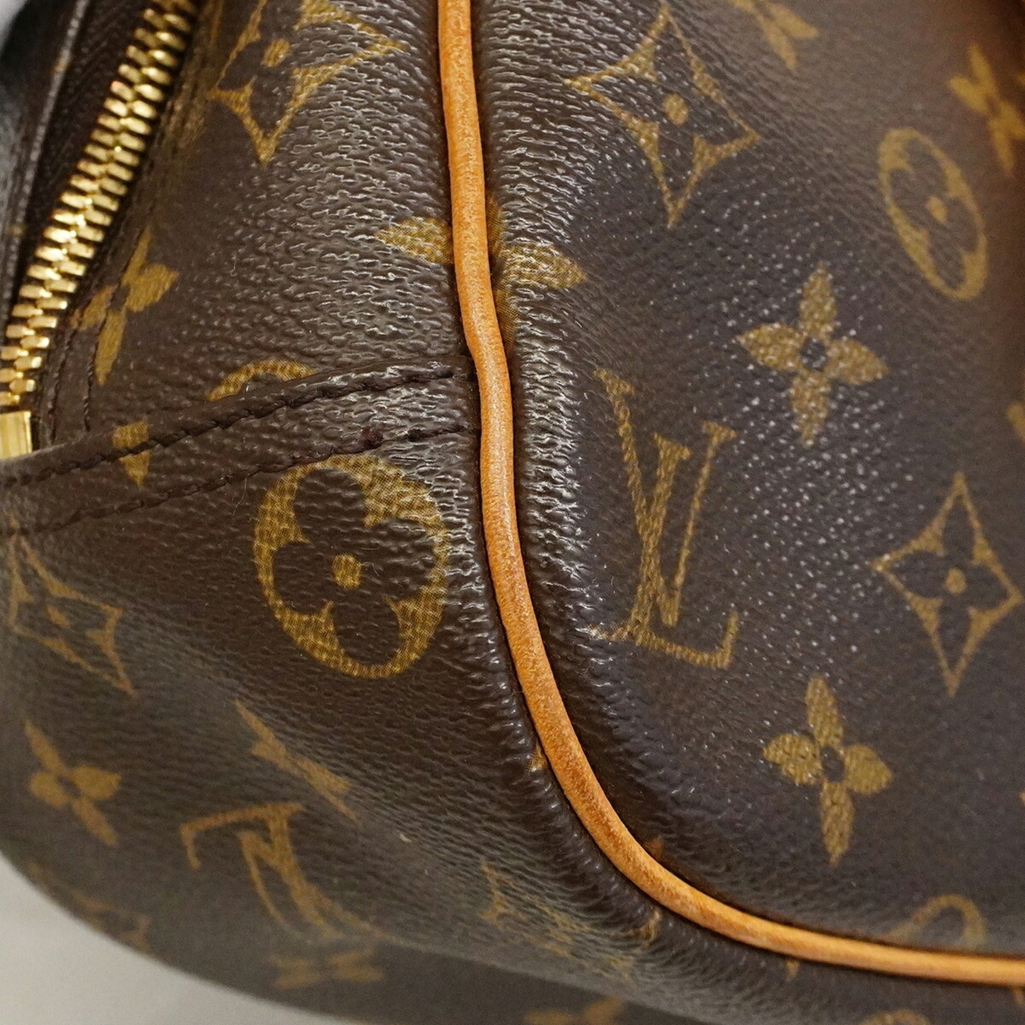 Louis Vuitton Brown Handbag (Pre-Owned)