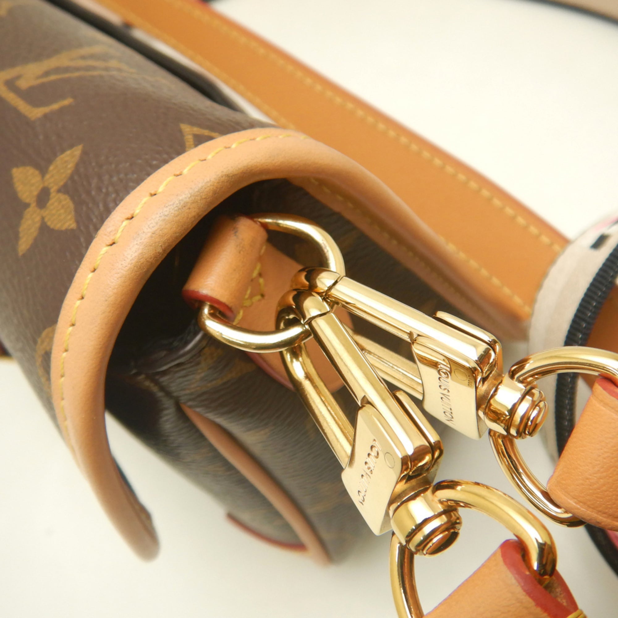 Louis Vuitton Brown Monogram Canvas Shoulder Bag (Pre-Owned)