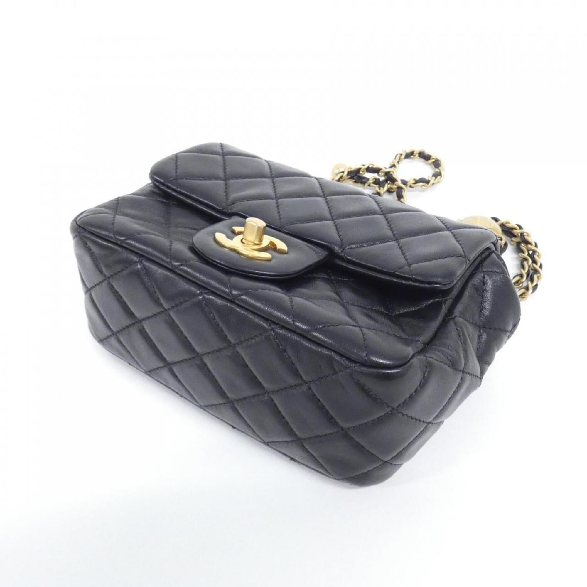 Chanel Black Shoulder Bag (Pre-Owned)