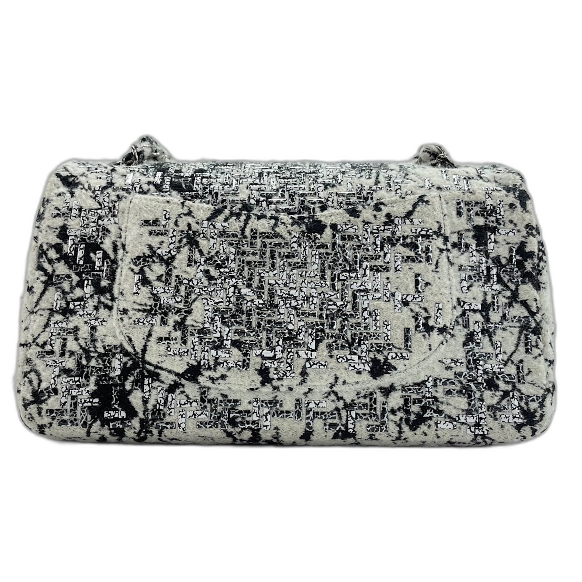 Chanel Multi-Color Tweed Shoulder Bag (Pre-Owned)