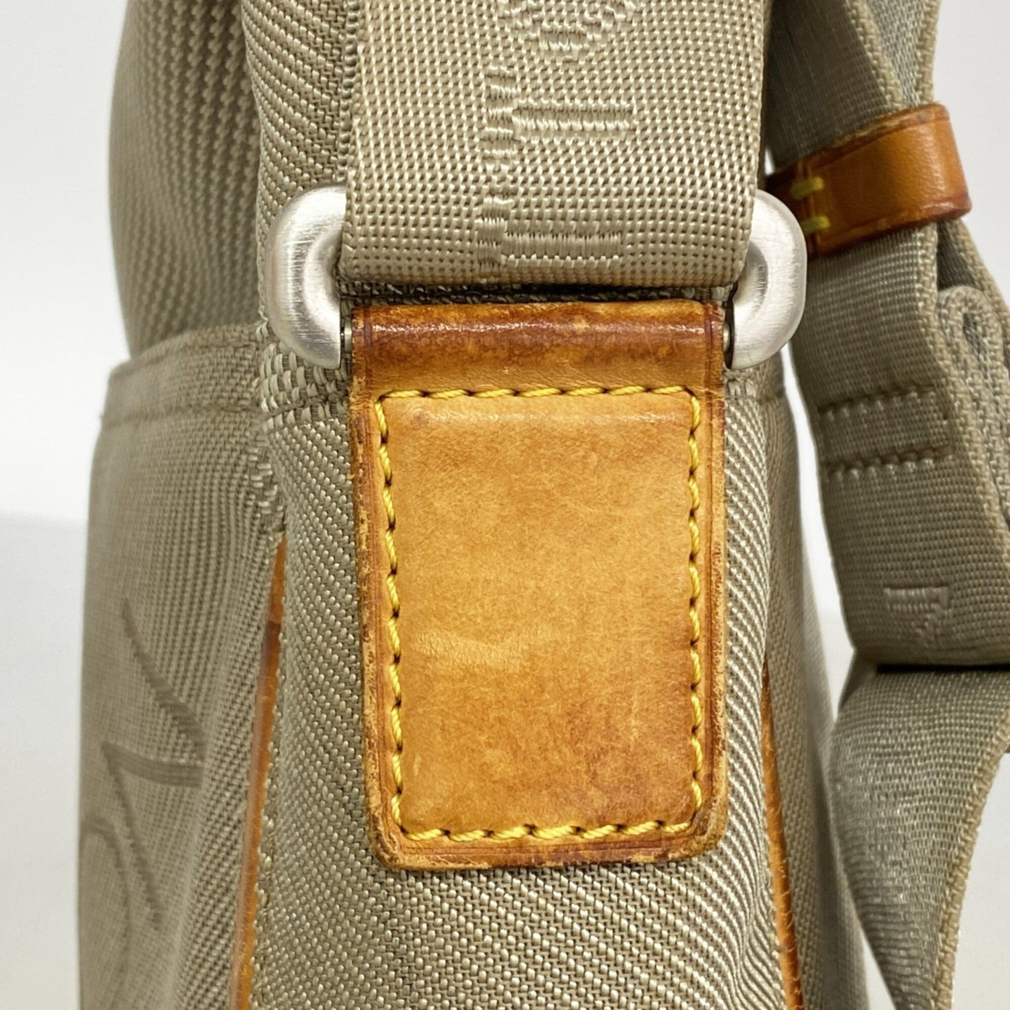 Louis Vuitton Sable Shoulder Bag (Pre-Owned)
