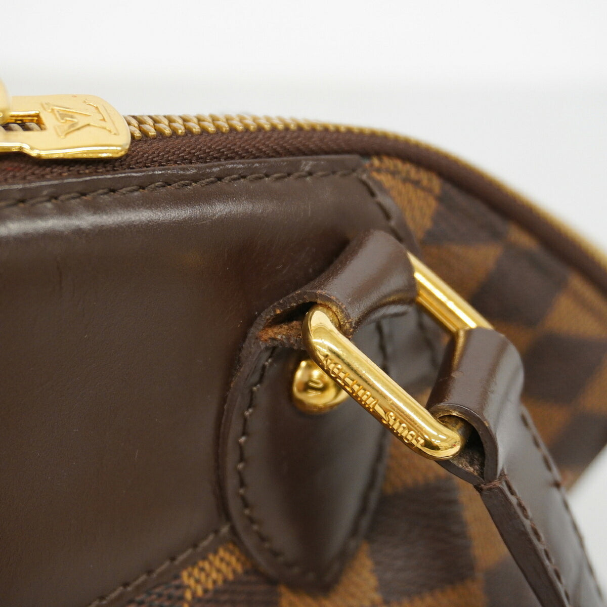 Louis Vuitton Ebene Handbag (Pre-Owned)