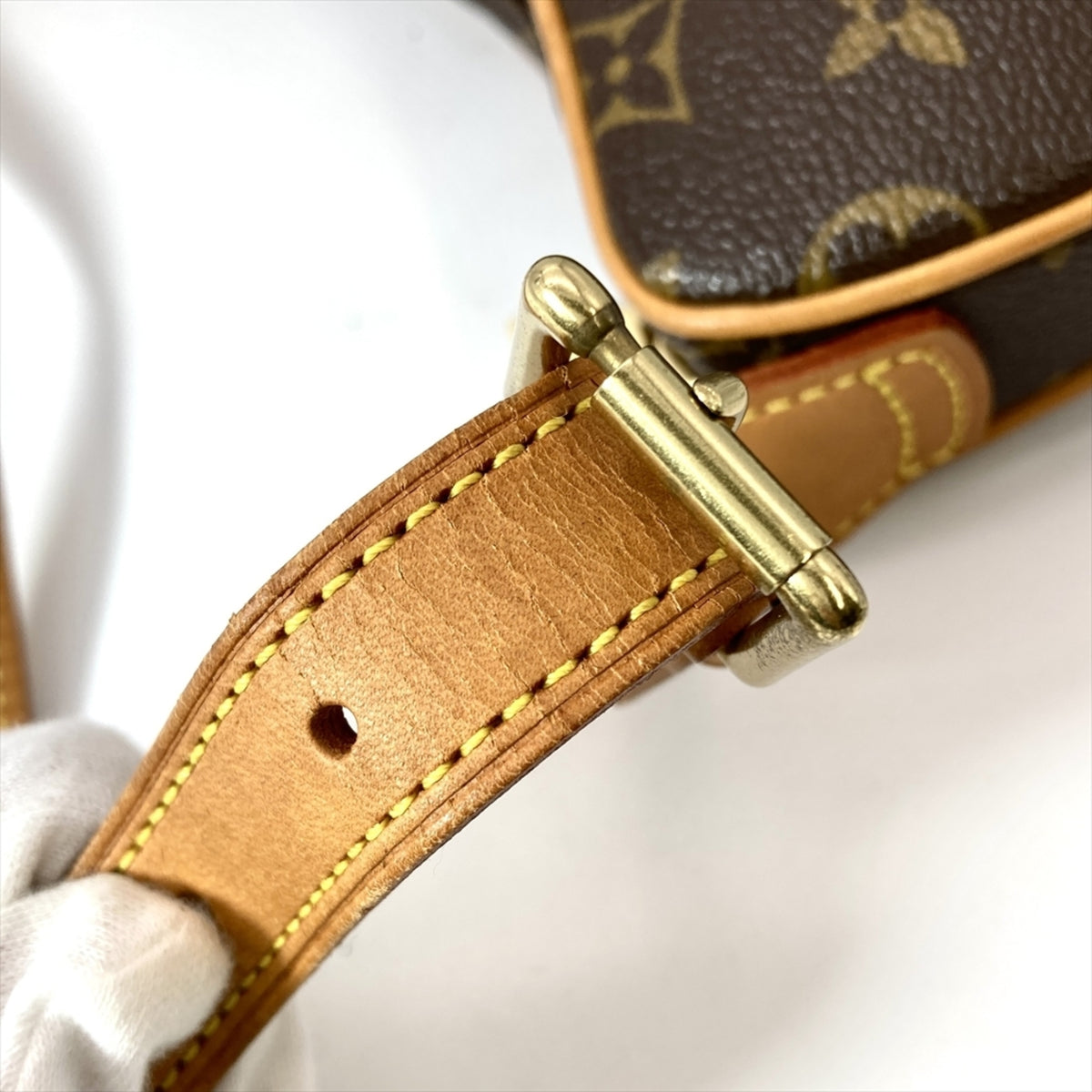 Louis Vuitton Brown Monogram Monogram Pochette Shoulder Bag (Pre-Owned)