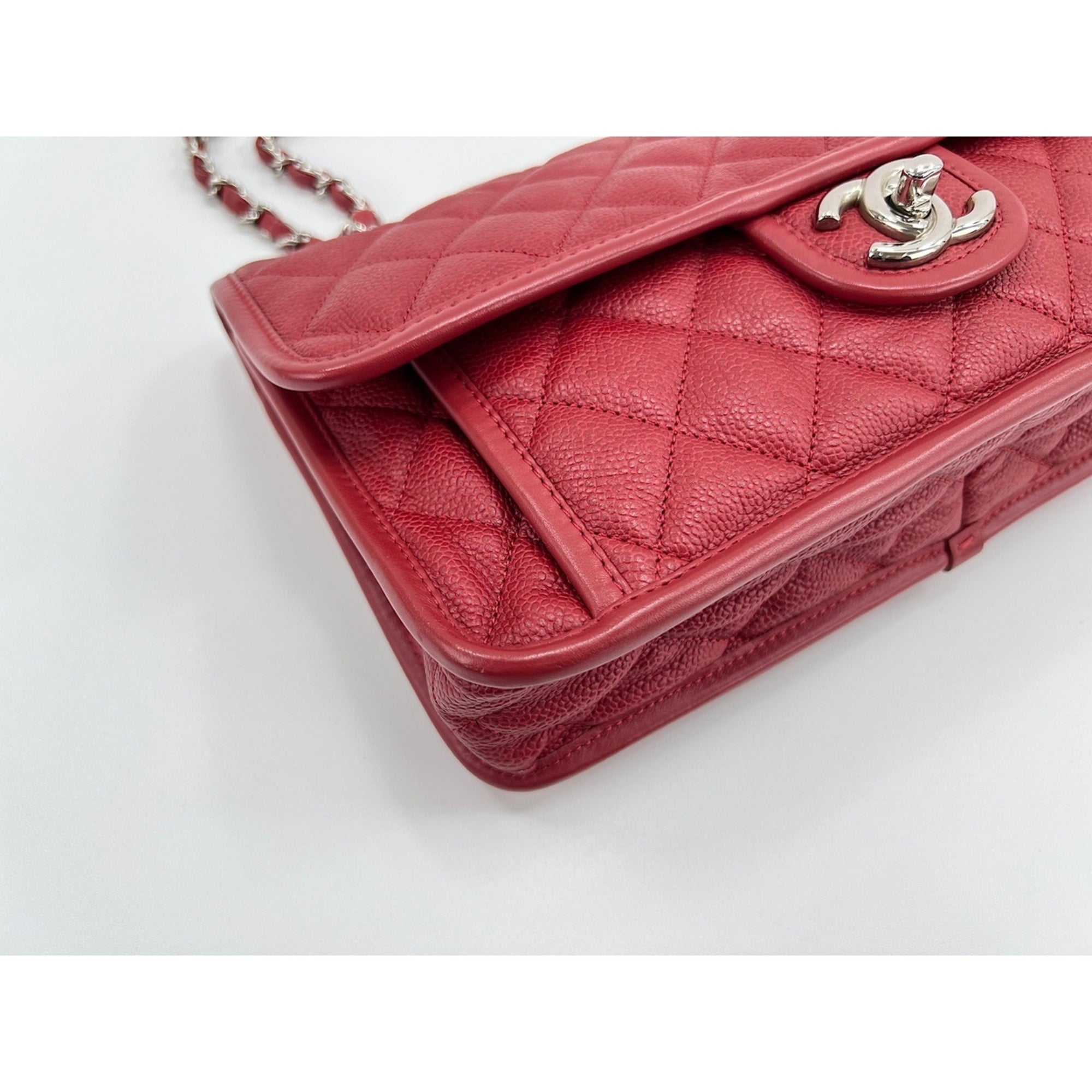 Chanel Red Color Shoulder Bag (Pre-Owned)