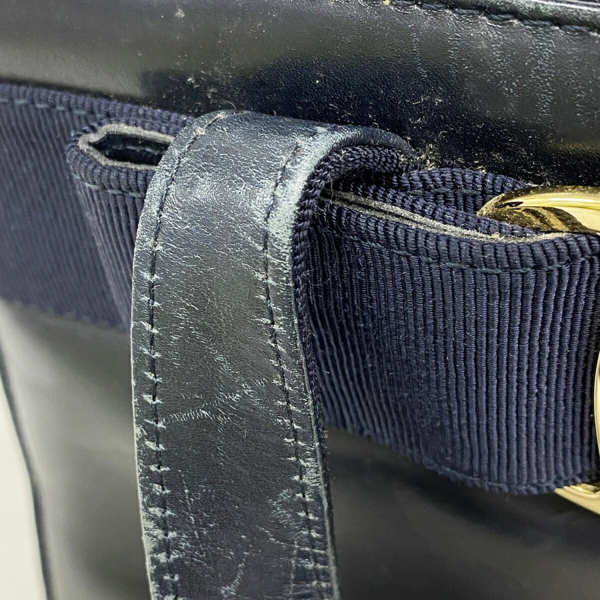 Salvatore Ferragamo Navy Leather Handbag (Pre-Owned)