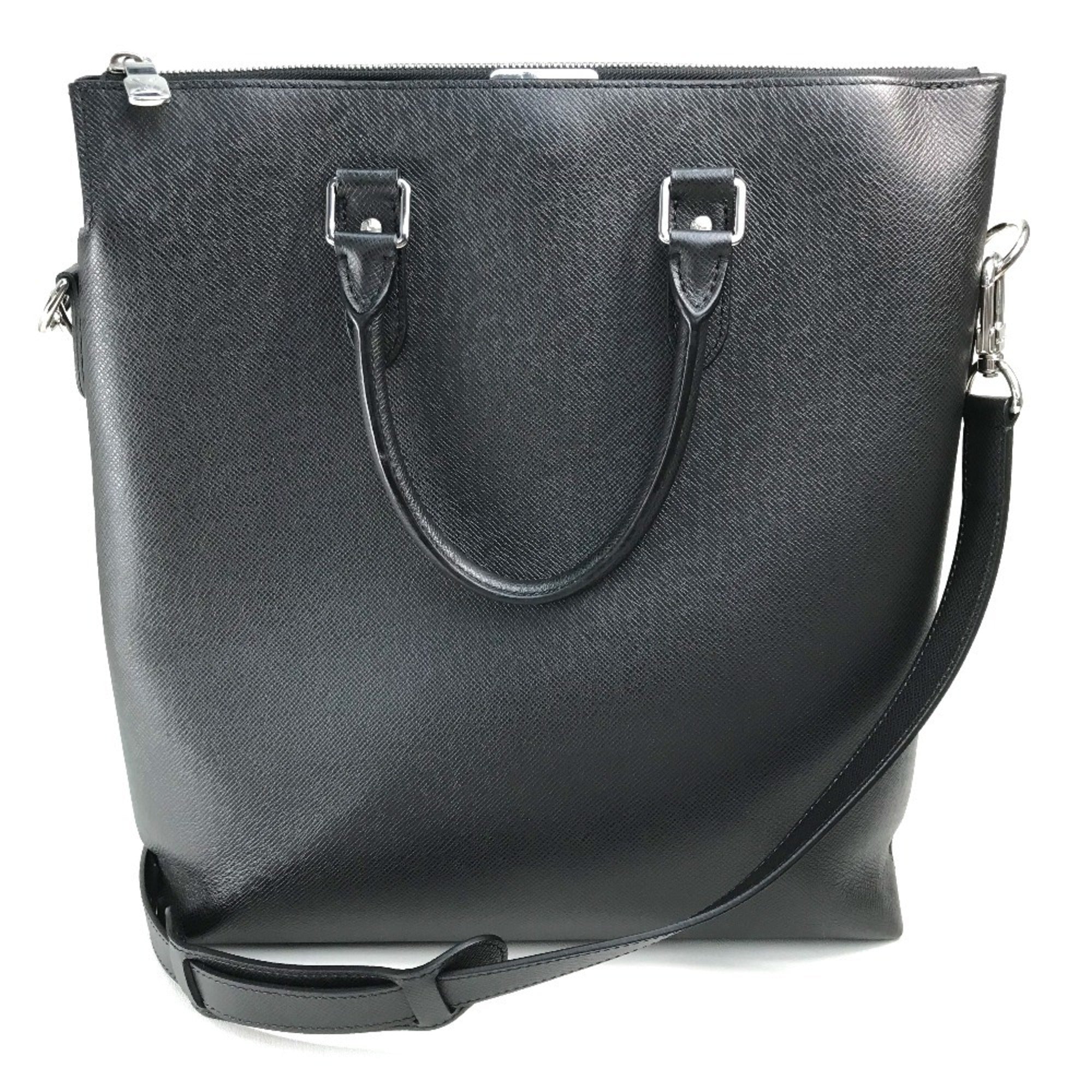 Louis Vuitton Taiga Black Noir Taiga Leather Handbag Shoulder Bag (Pre-Owned)