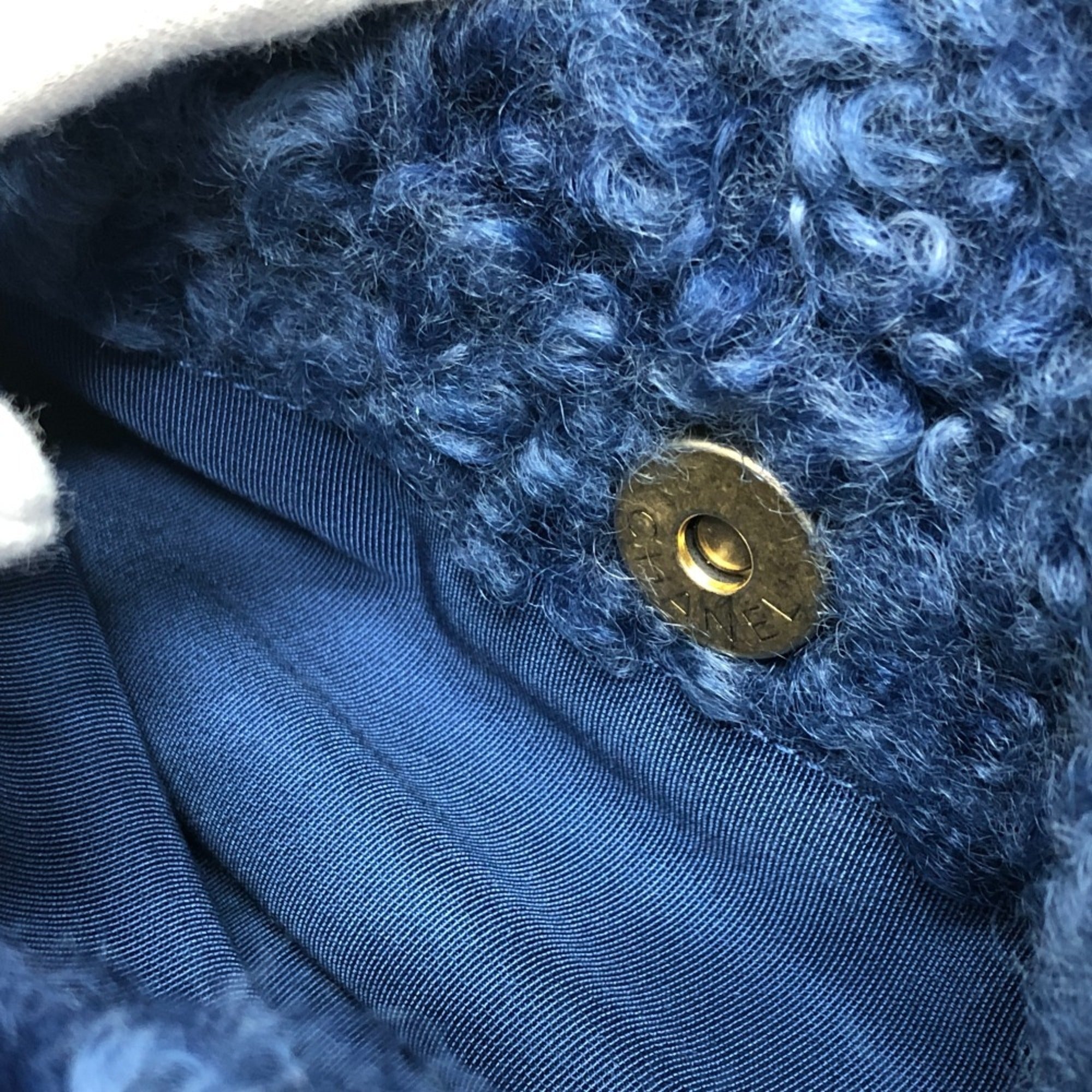 Chanel Blue Shoulder Bag (Pre-Owned)