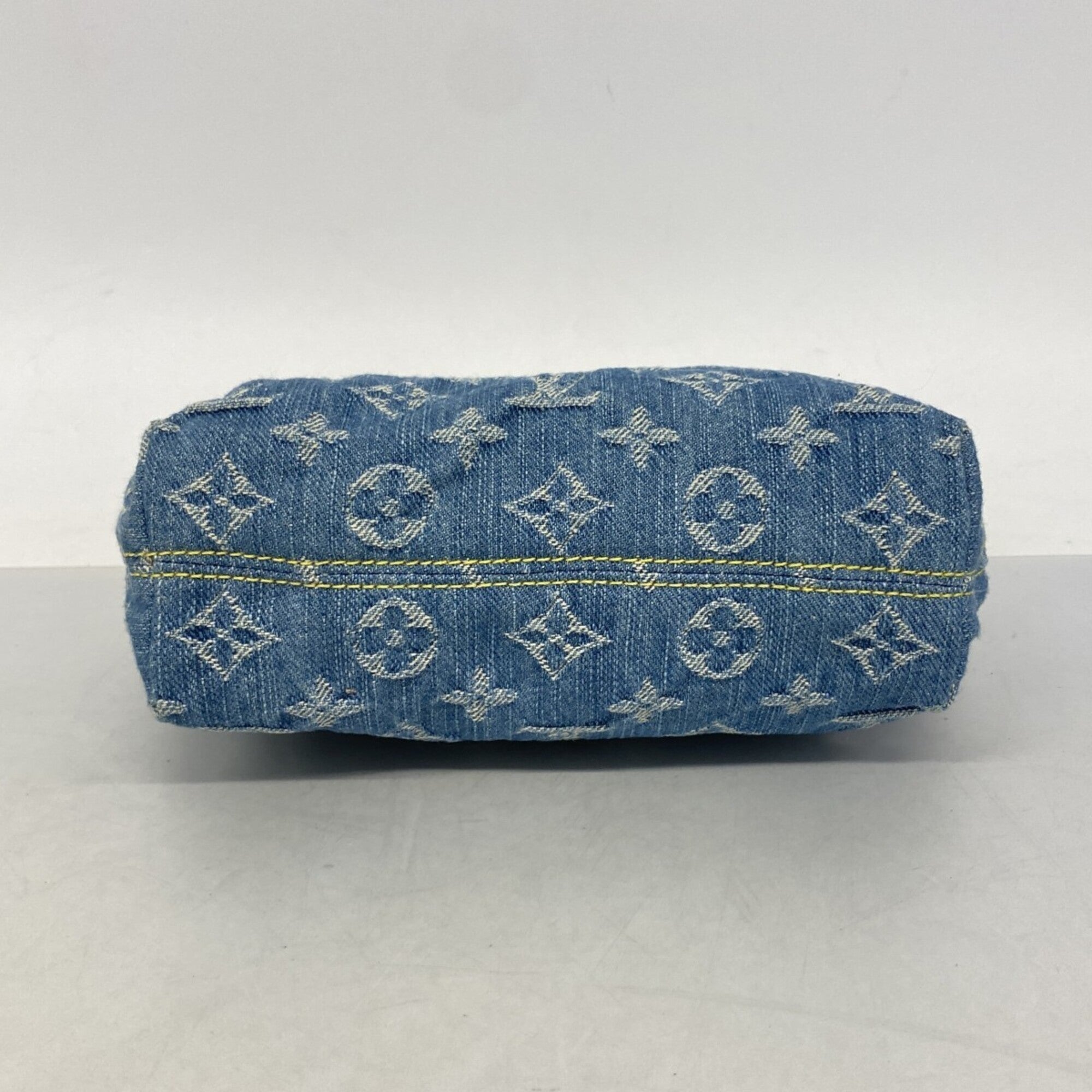 Louis Vuitton Blue Handbag (Pre-Owned)
