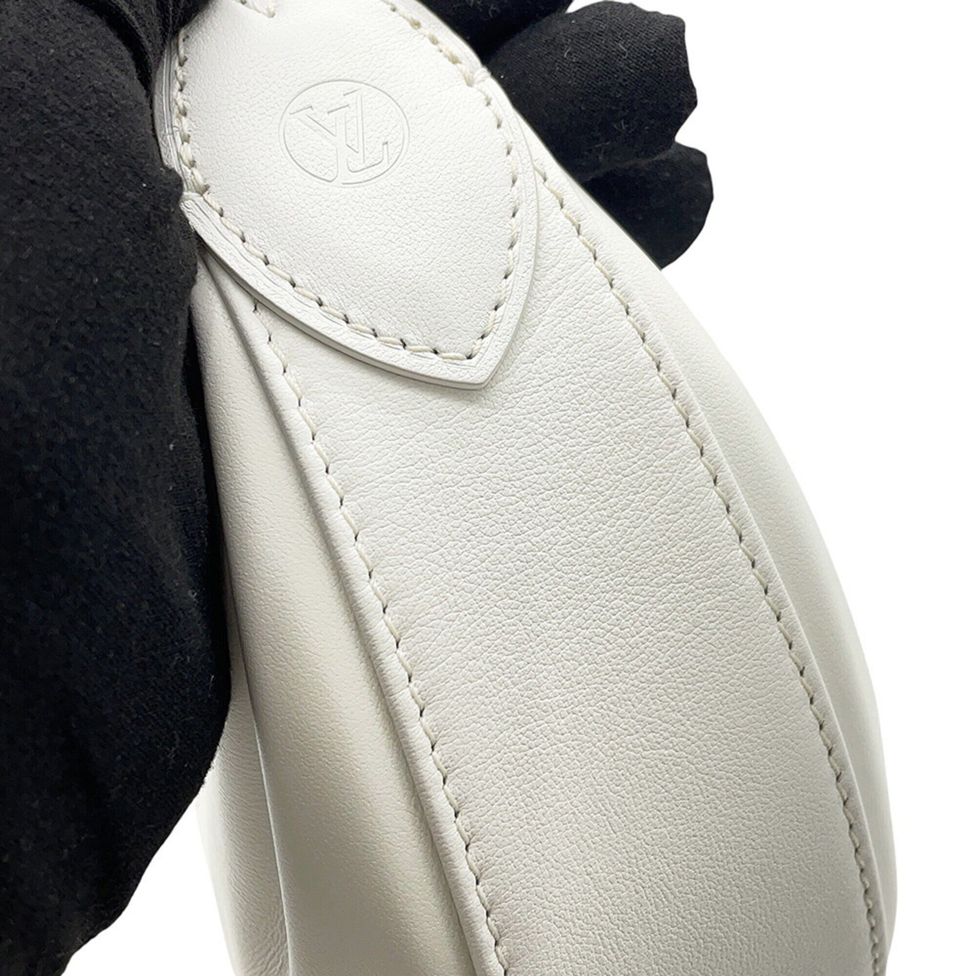 Louis Vuitton White Monogram Shoulder Bag (Pre-Owned)