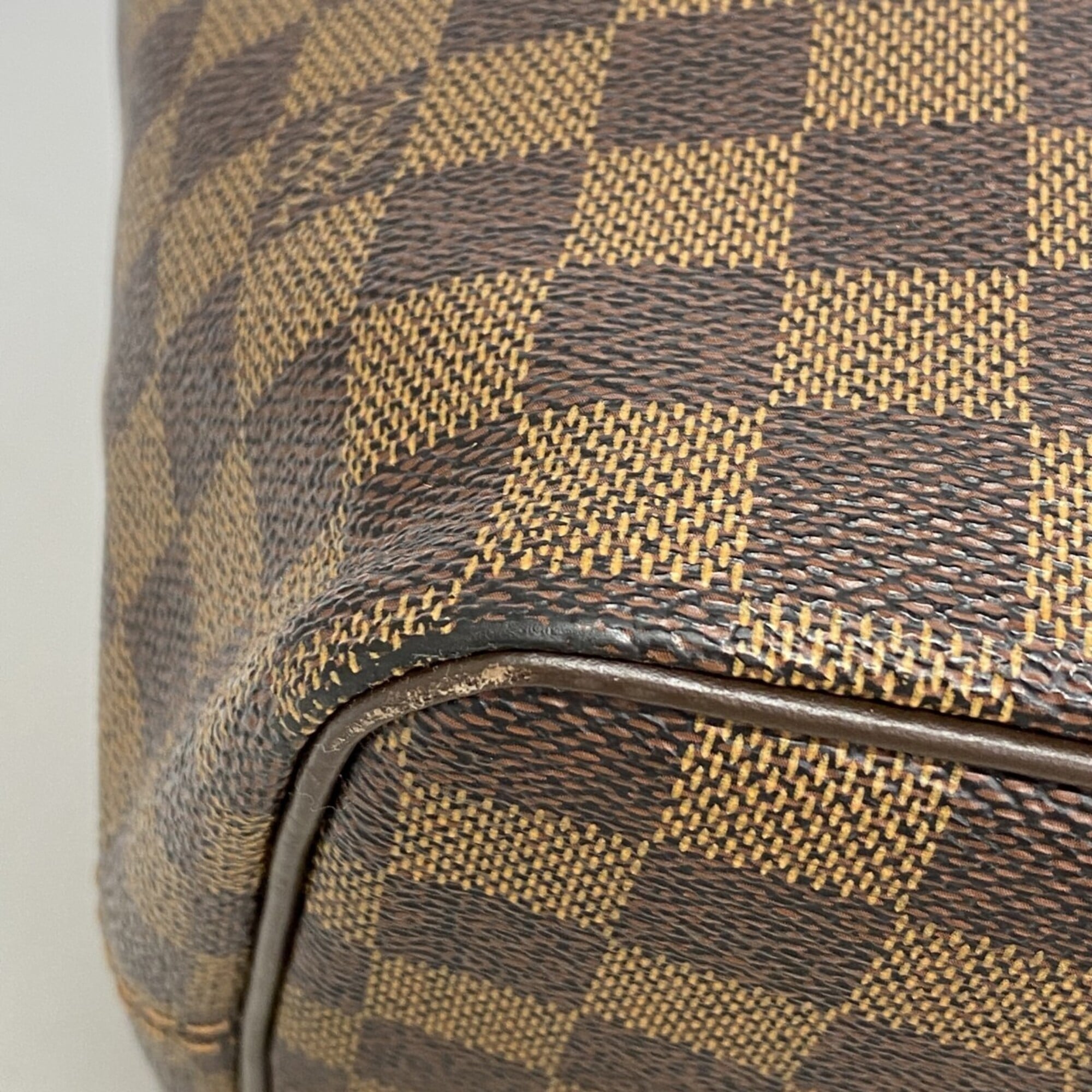 Louis Vuitton Ebene Handbag (Pre-Owned)