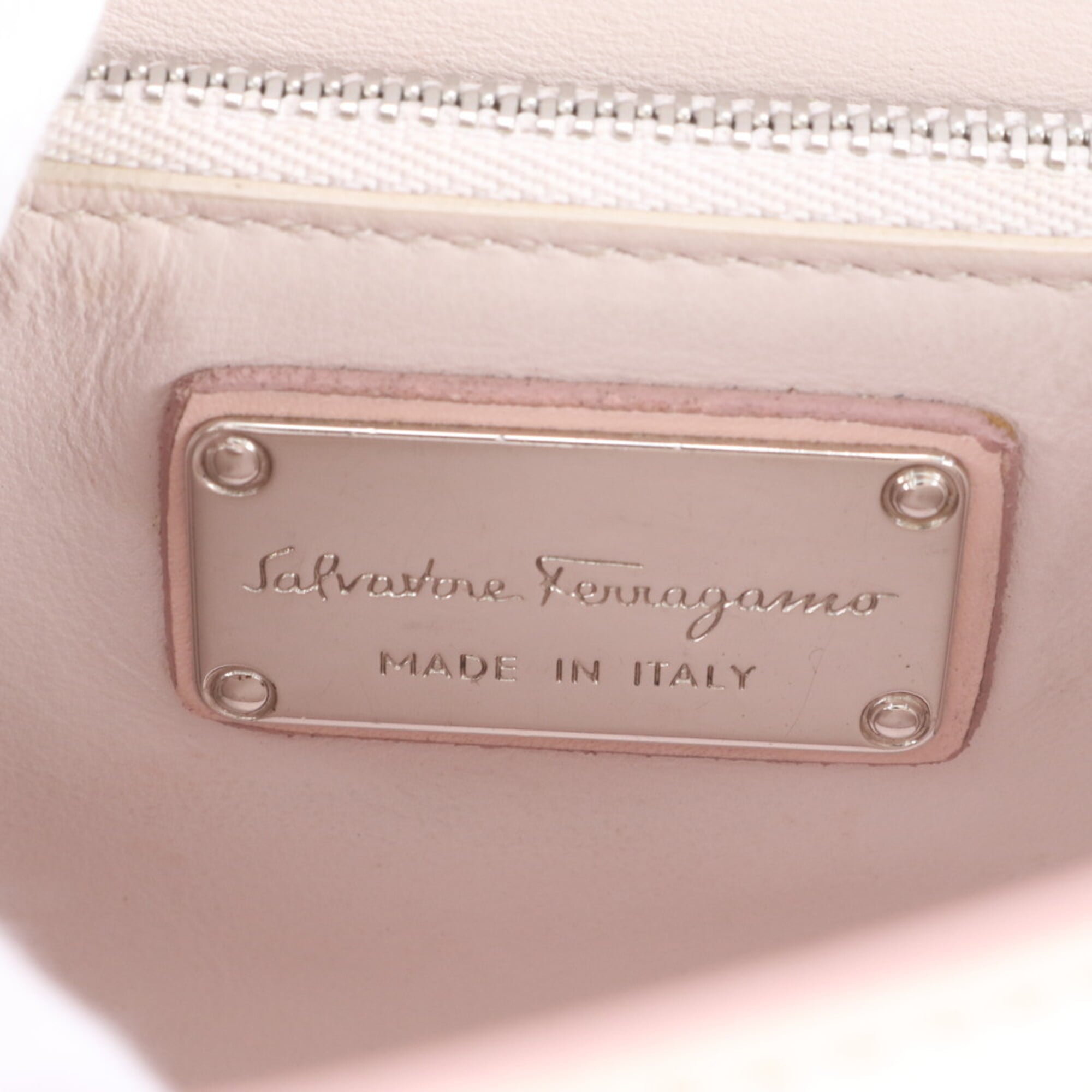 Salvatore Ferragamo Pink Leather Shoulder Bag (Pre-Owned)
